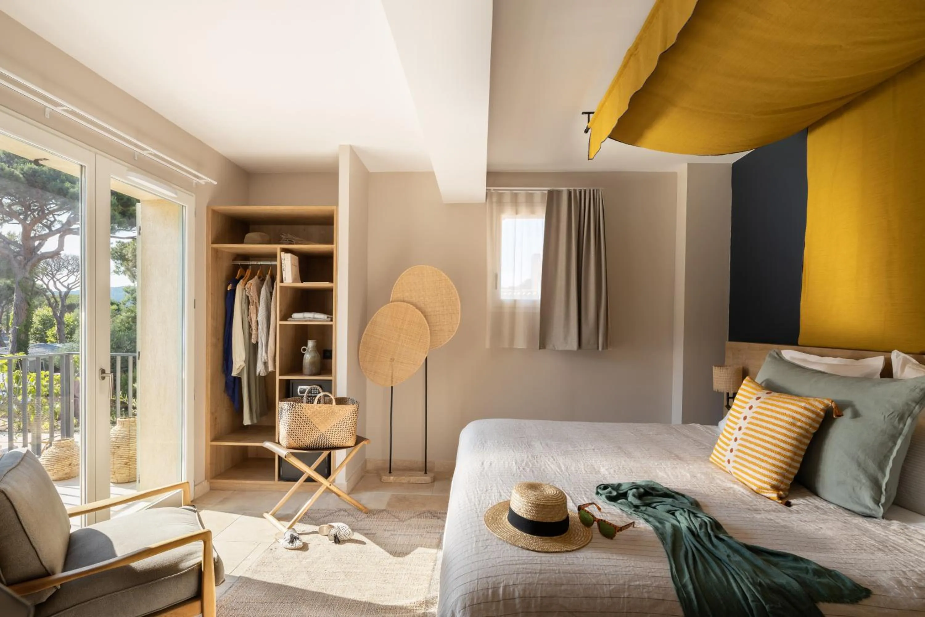 Bed in Hôtel L'Escalet