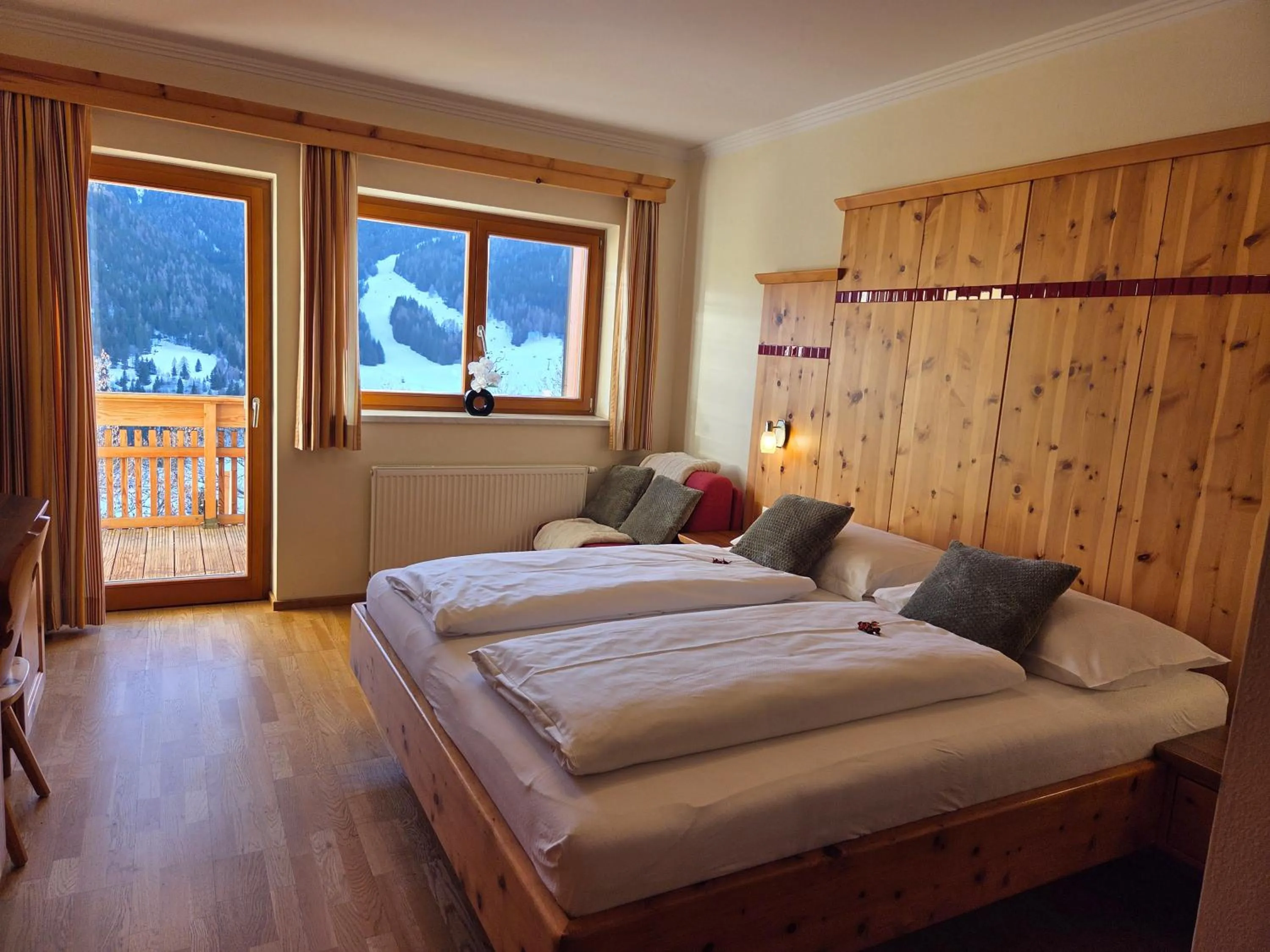 Bedroom, Bed in Hotel Restaurant Raunig