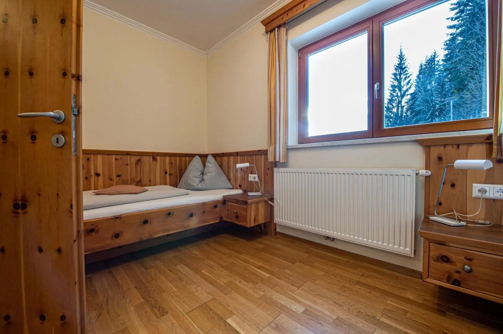 Bedroom, Bed in Hotel Restaurant Raunig