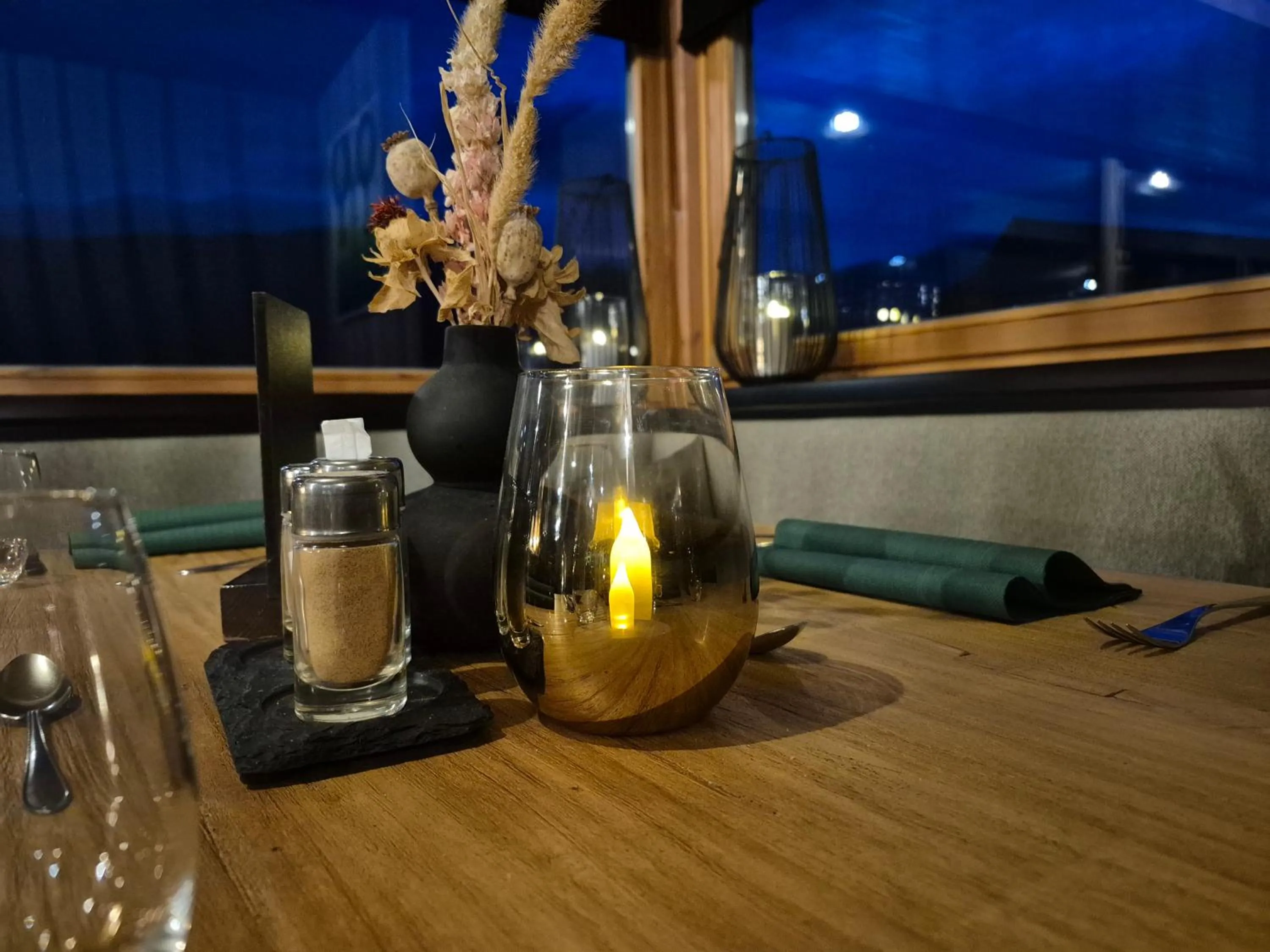 Night in Hotel Restaurant Raunig