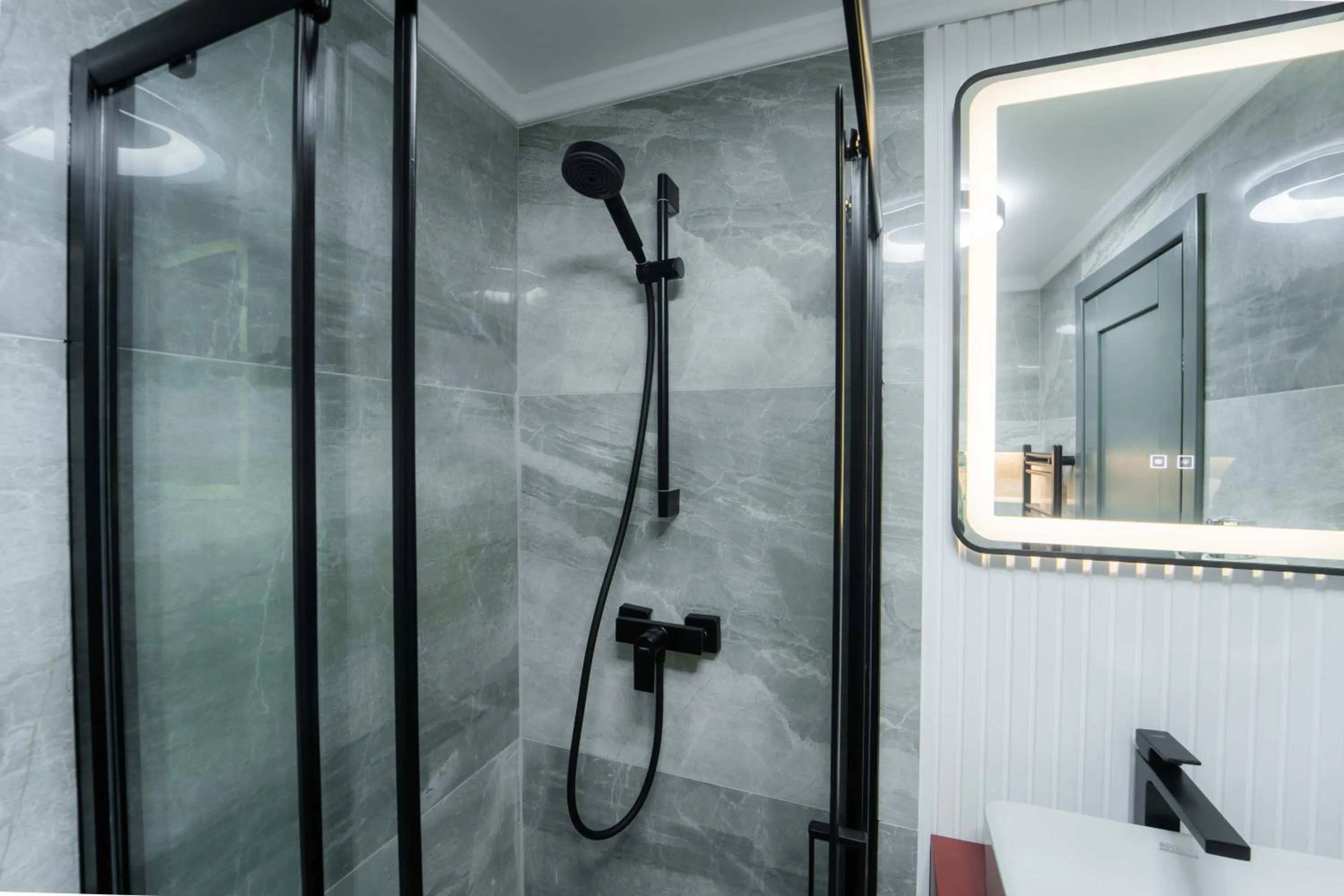 Shower in Hotel Zamca Suceava