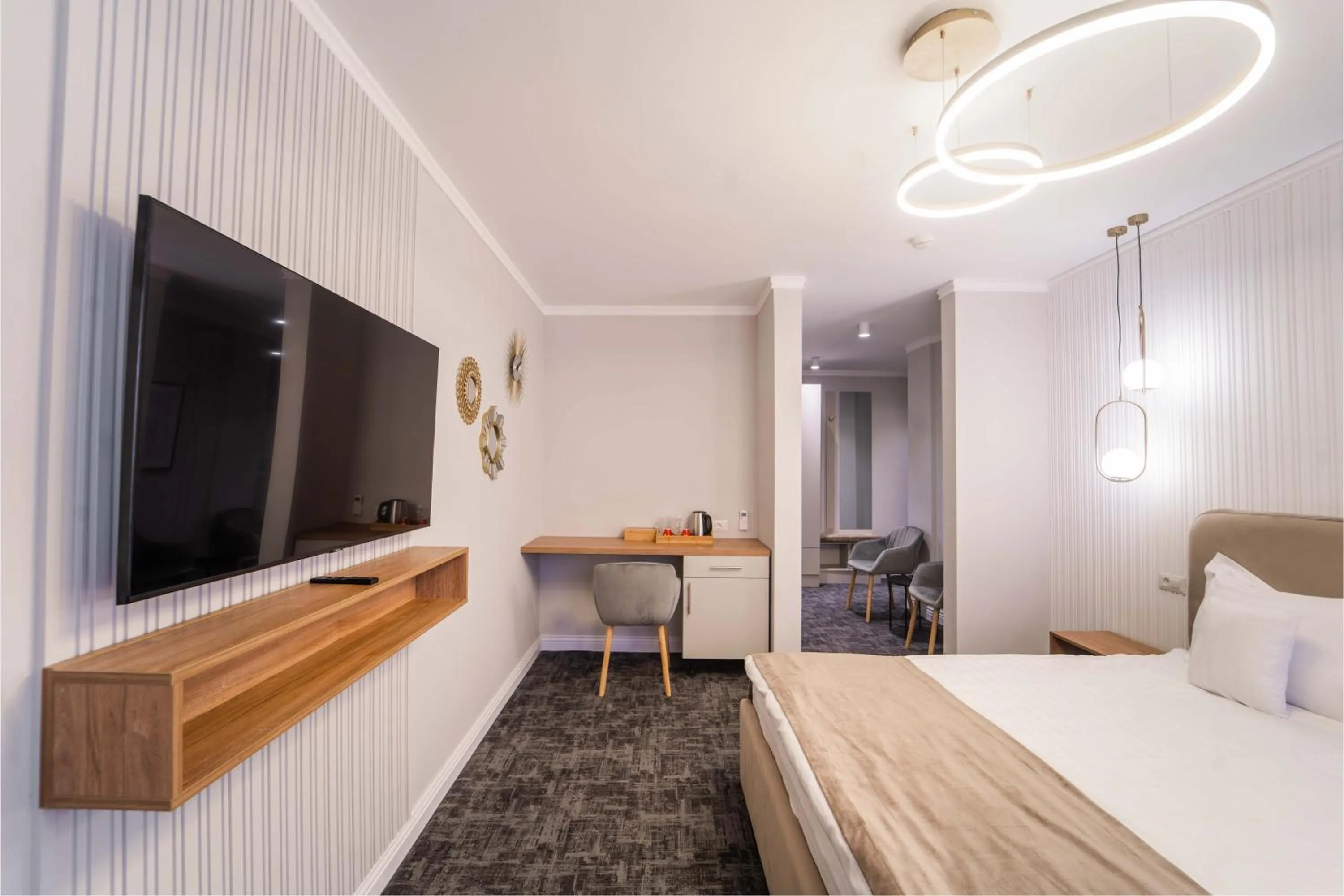 TV and multimedia, Bed in Hotel Zamca Suceava