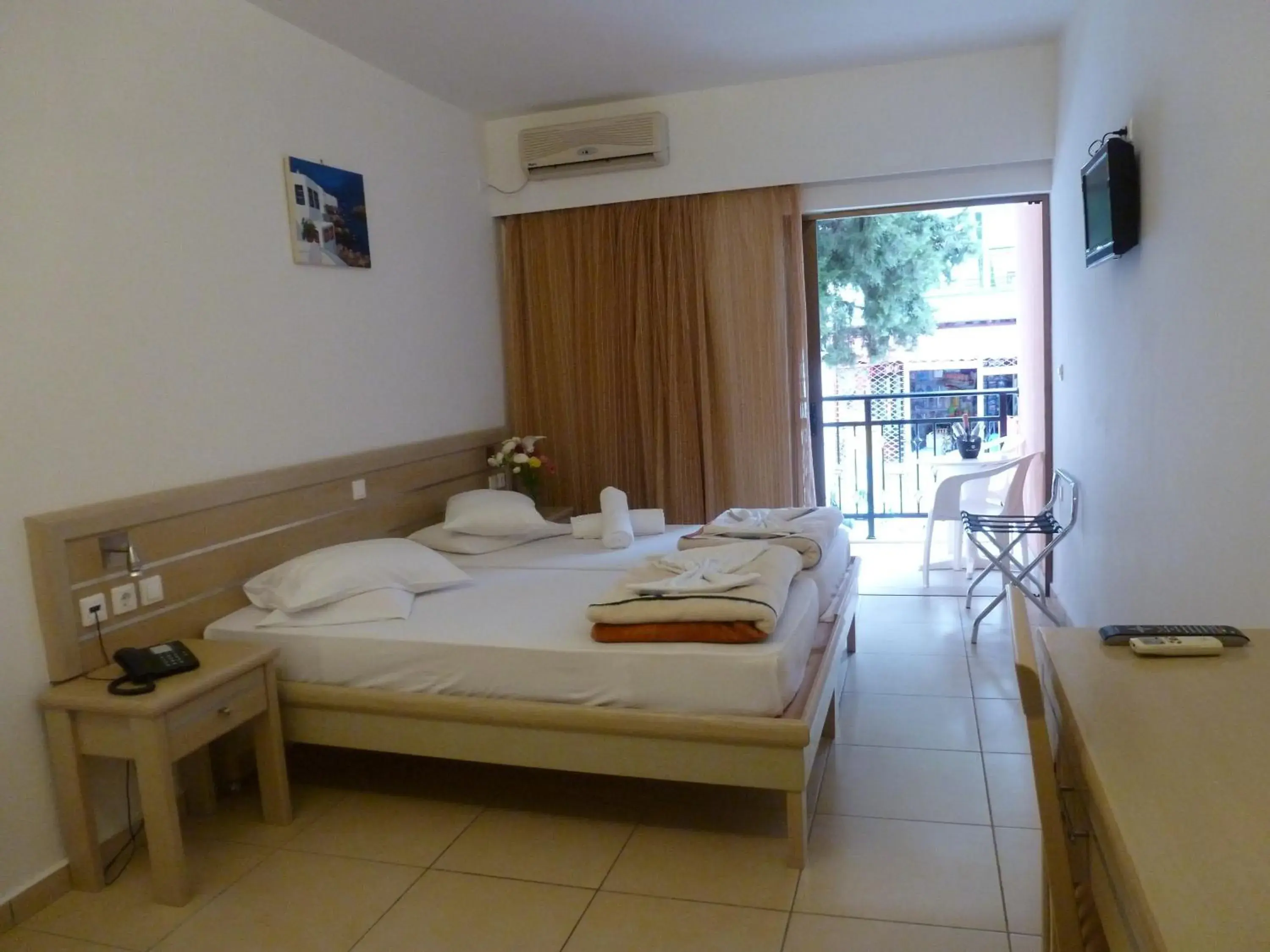 Room with City View in Plaza Hotel Room with City View in Plaza Hotel