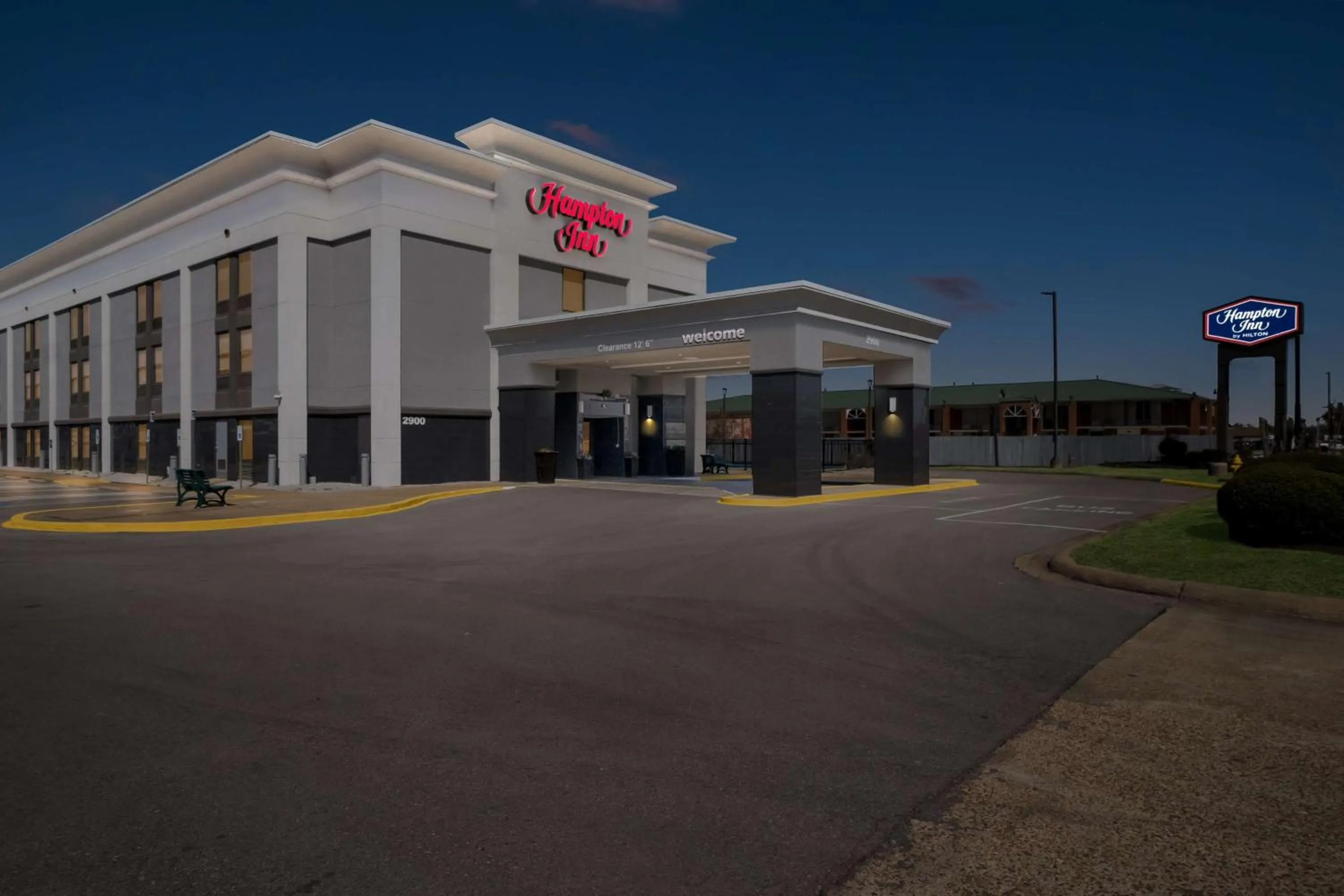 Property building in Hampton Inn Jonesboro