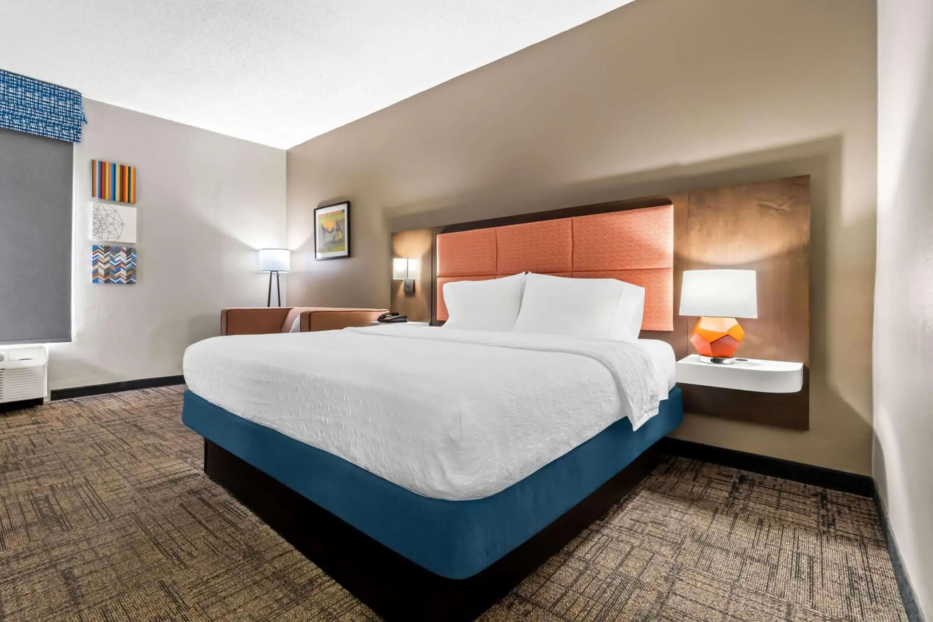 King Room with Sofa Bed and Study - Non-Smoking in Hampton Inn Jonesboro King Room with Sofa Bed and Study - Non-Smoking in Hampton Inn Jonesboro