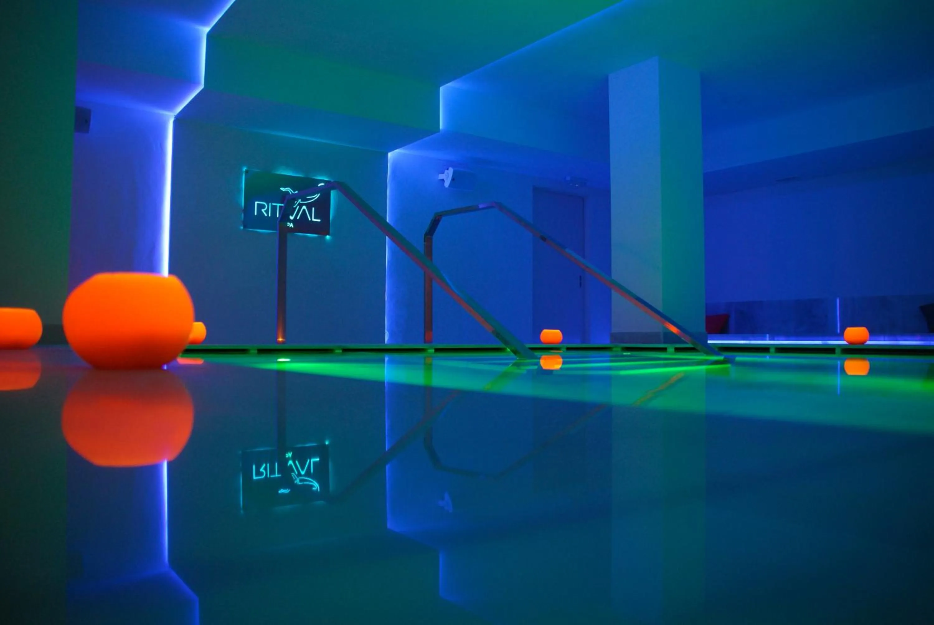 Hot Spring Bath in Hotel Ritual Torremolinos- Adults Only