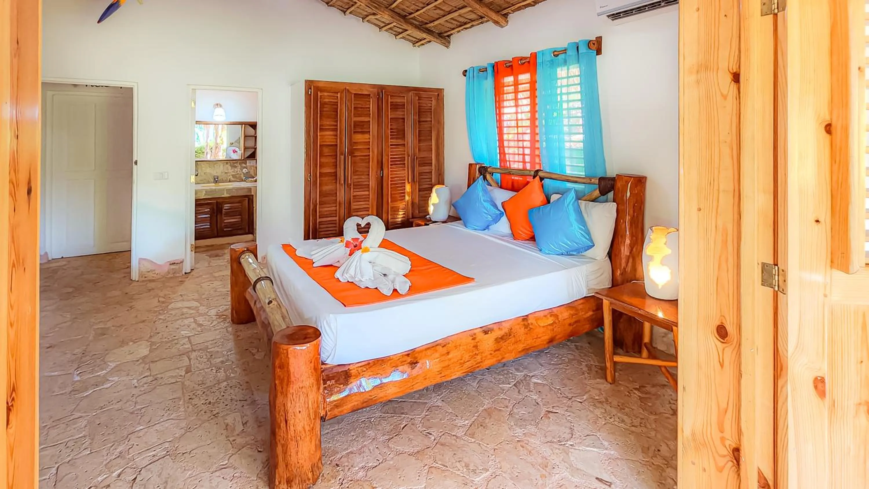 Photo of the whole room, Bed in Paradiso del Caribe