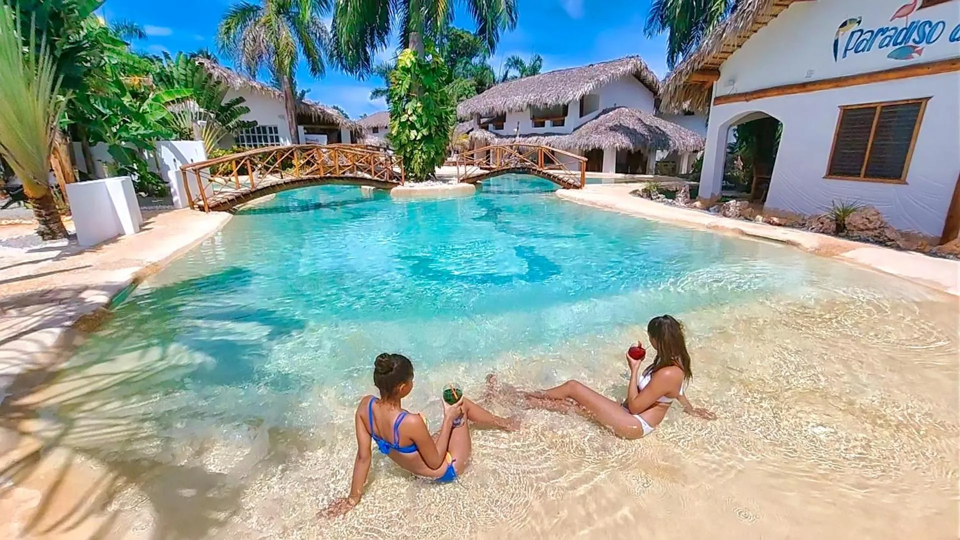 People in Paradiso del Caribe