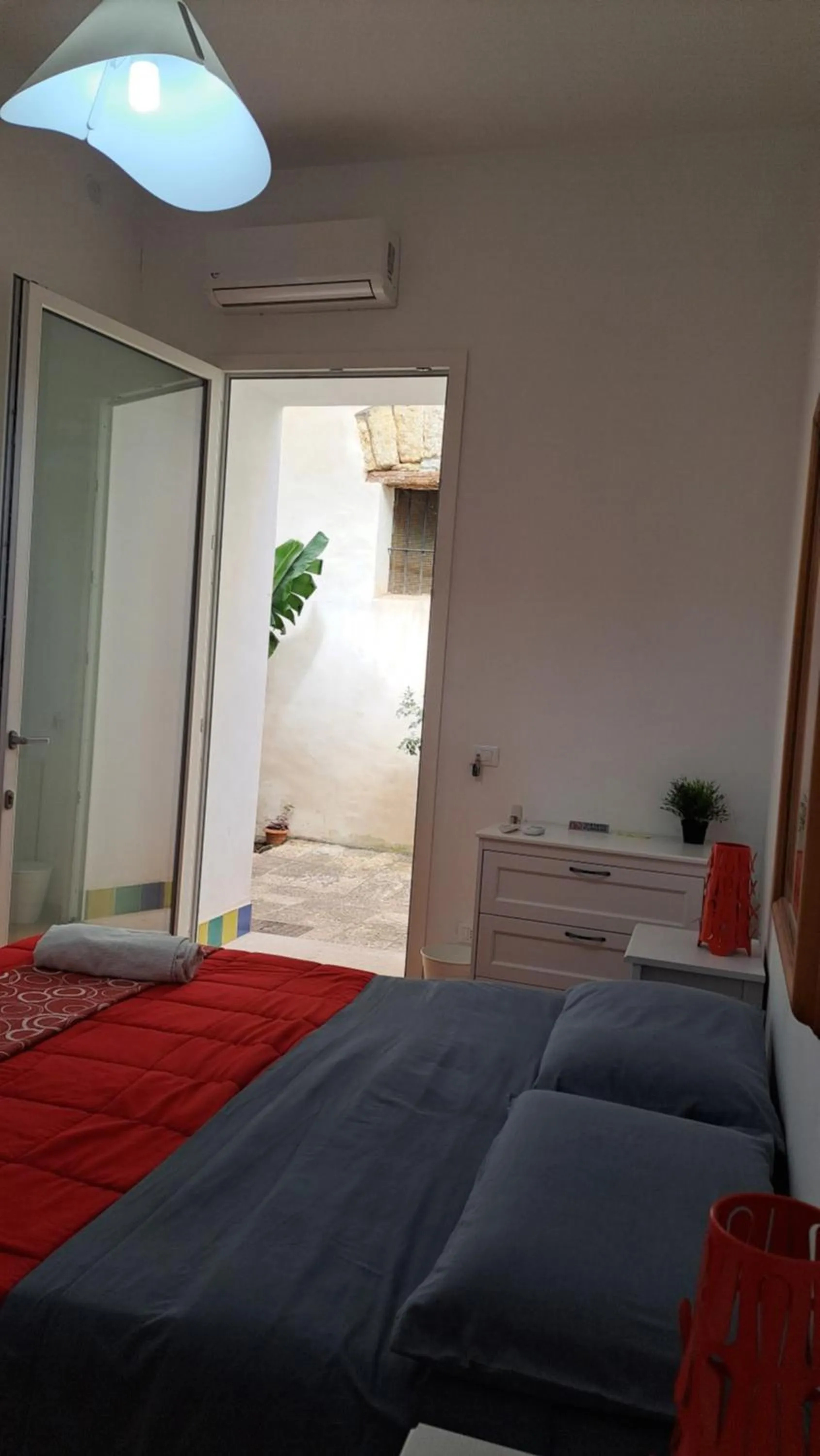 Photo of the whole room, Bed in B&B Garibaldi