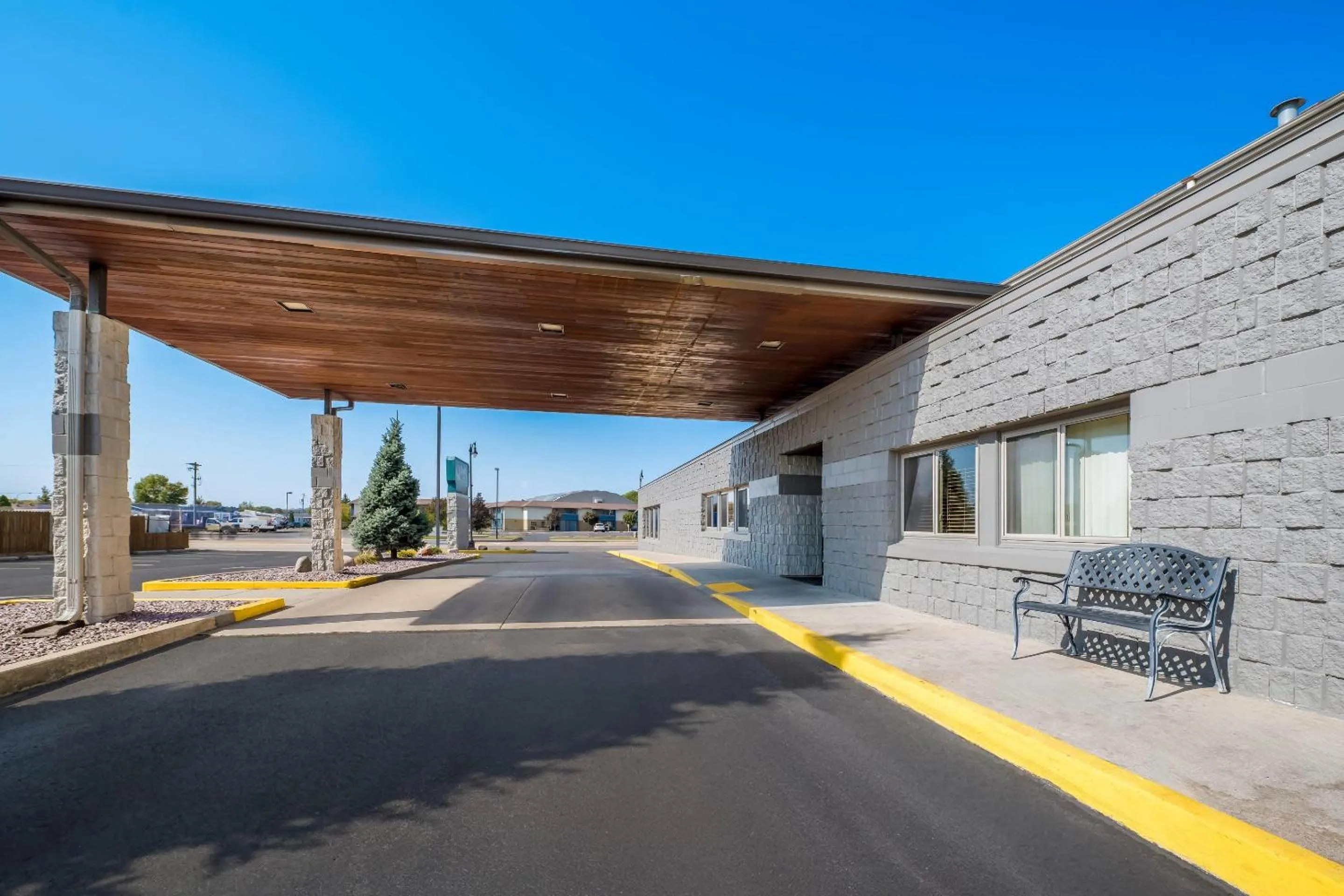 Property building in Quality Inn La Crosse North