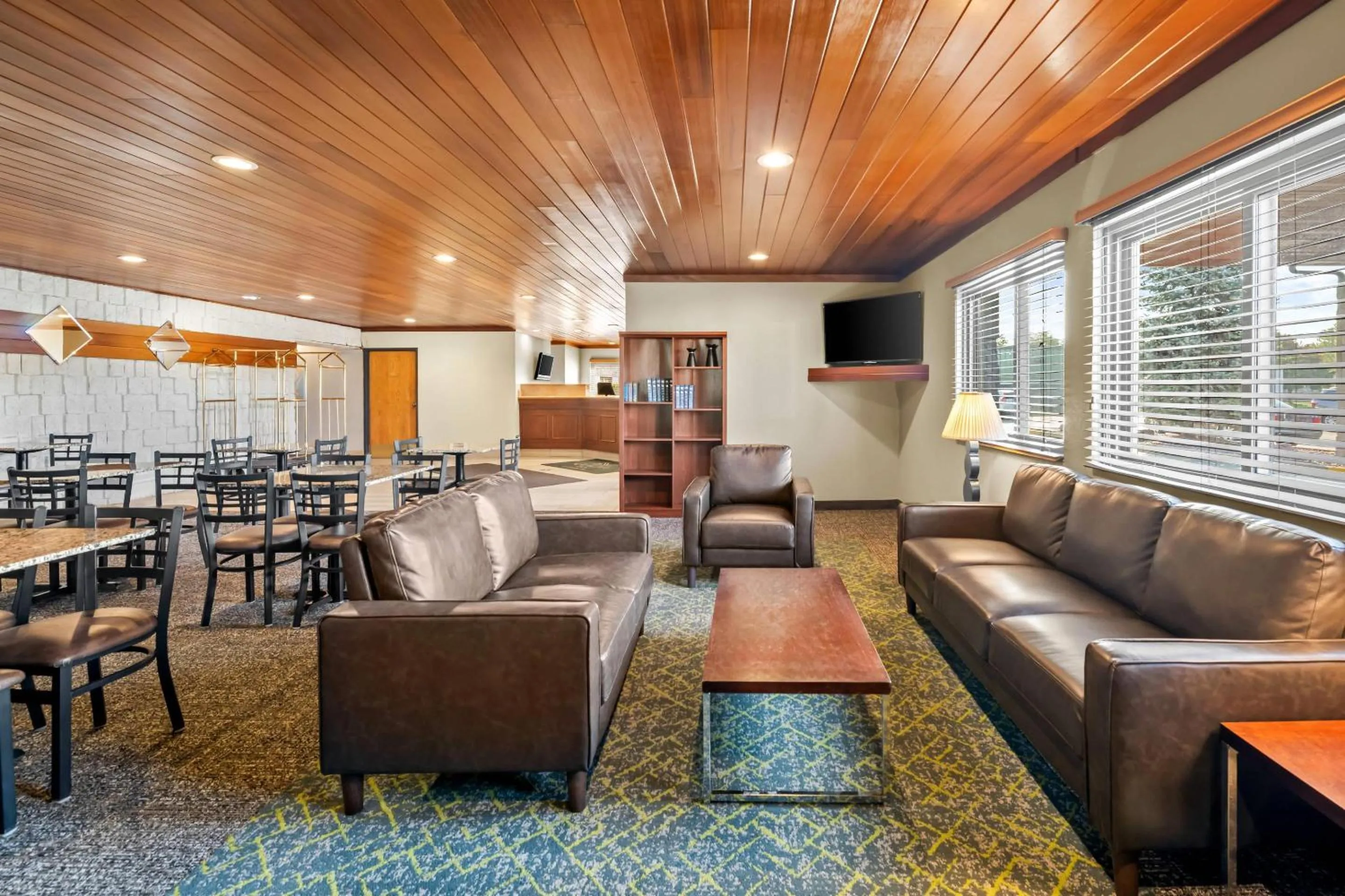 Lobby or reception in Quality Inn La Crosse North