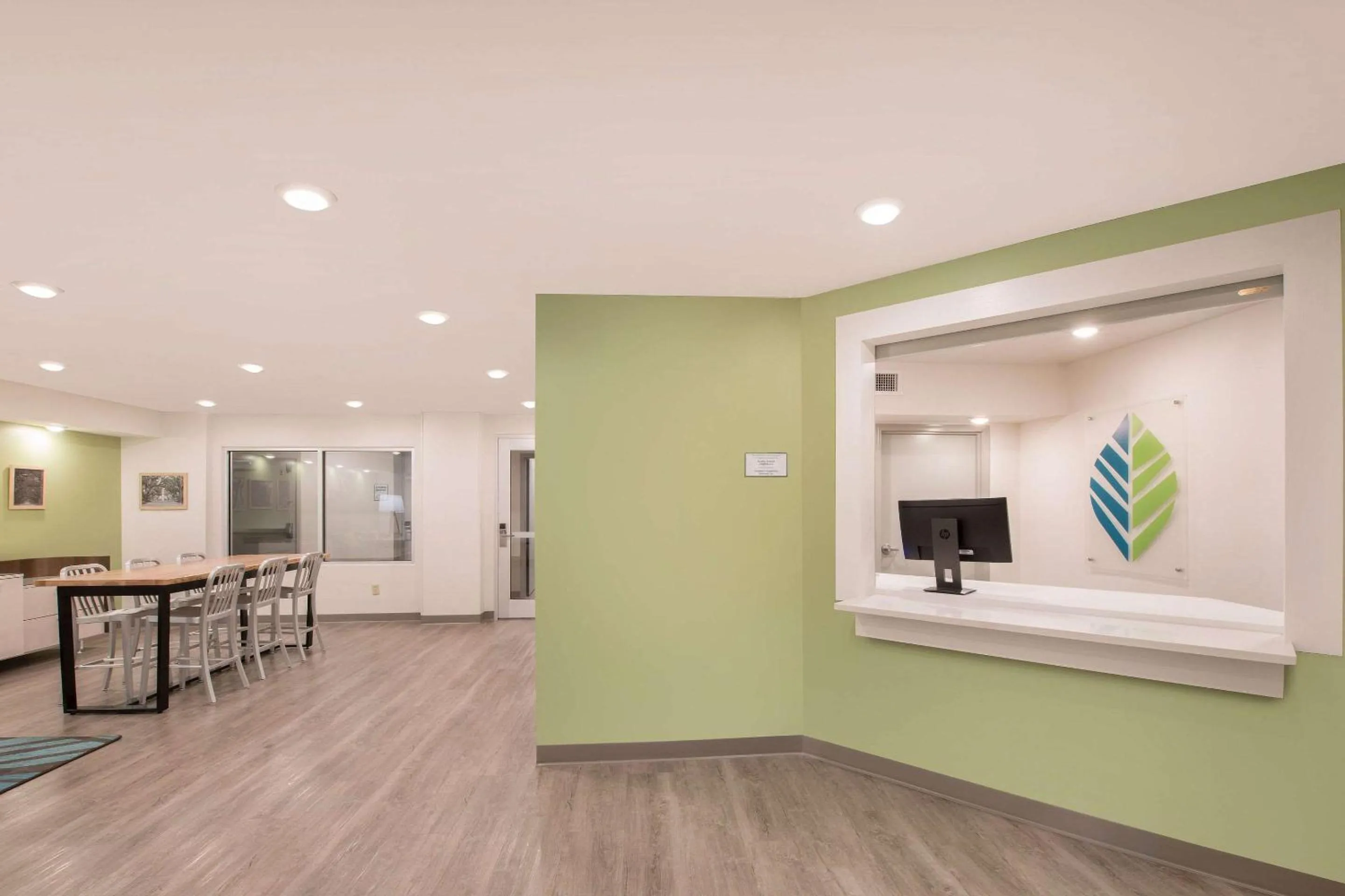 Lobby or reception in WoodSpring Suites Savannah Pooler