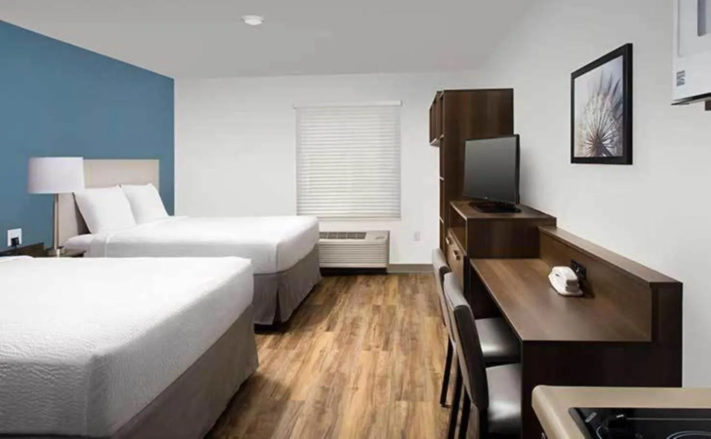 Photo of the whole room, Bed in WoodSpring Suites Savannah Pooler