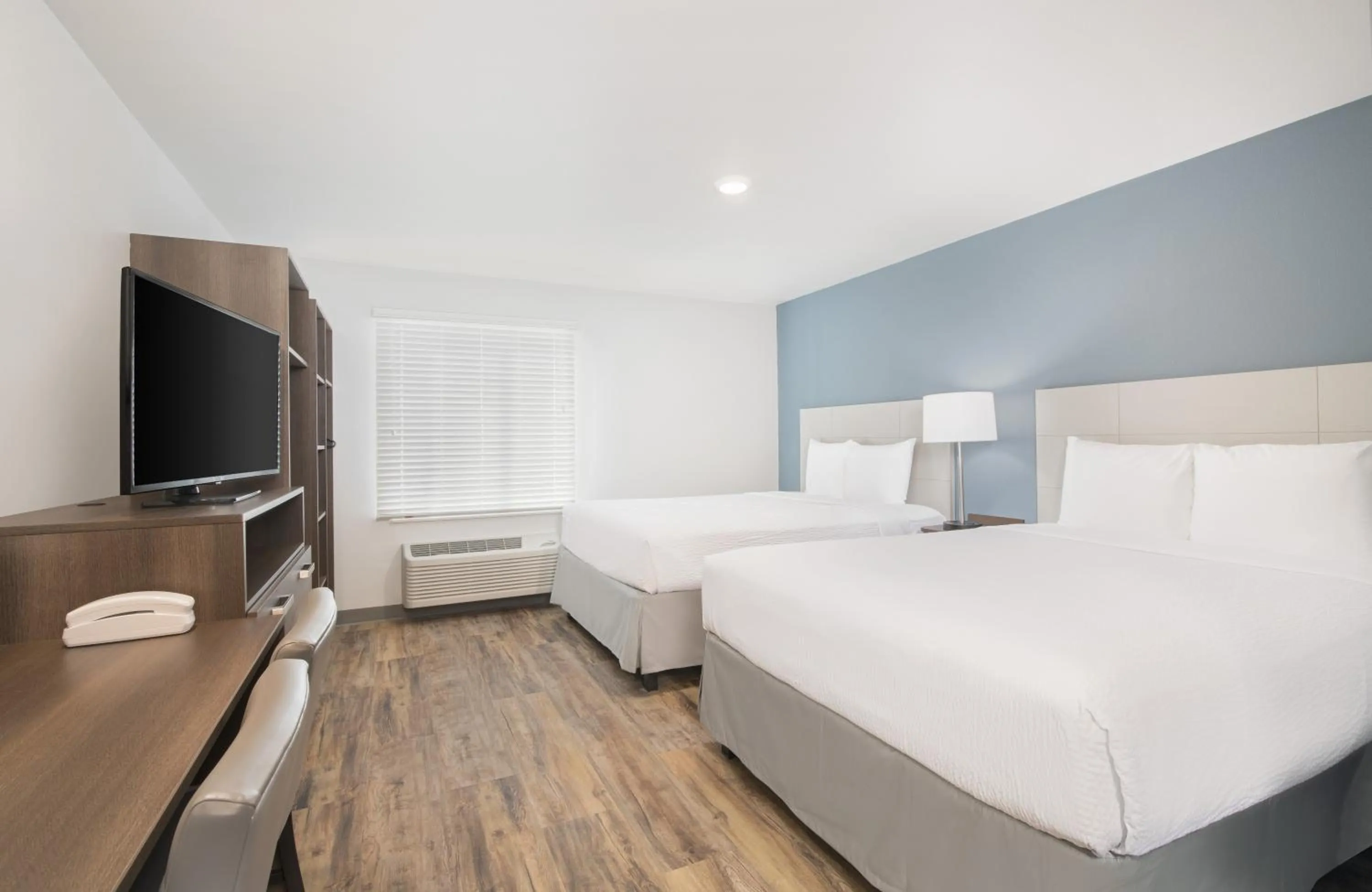 Photo of the whole room, Bed in WoodSpring Suites Savannah Pooler