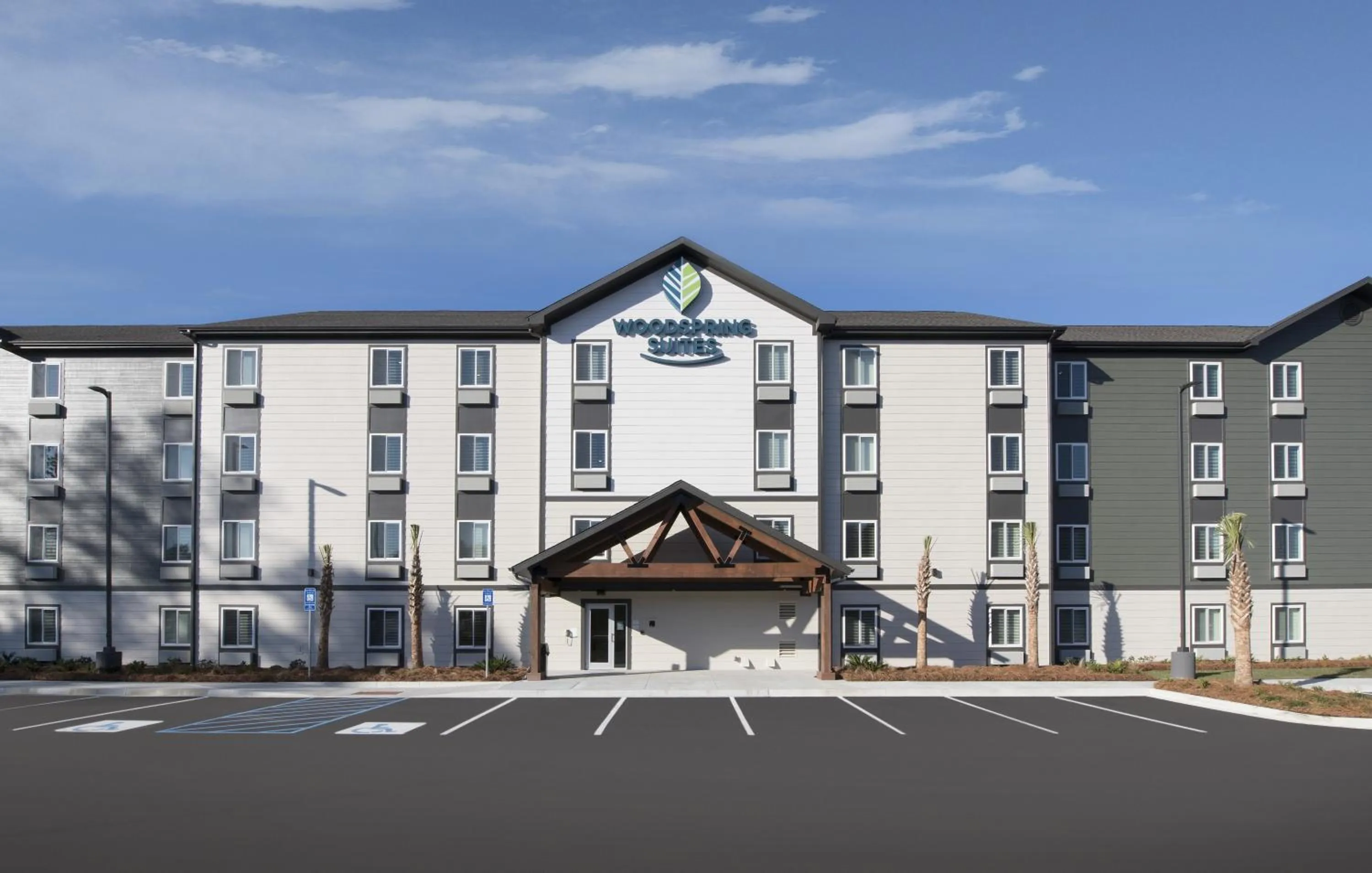 Property building in WoodSpring Suites Savannah Pooler