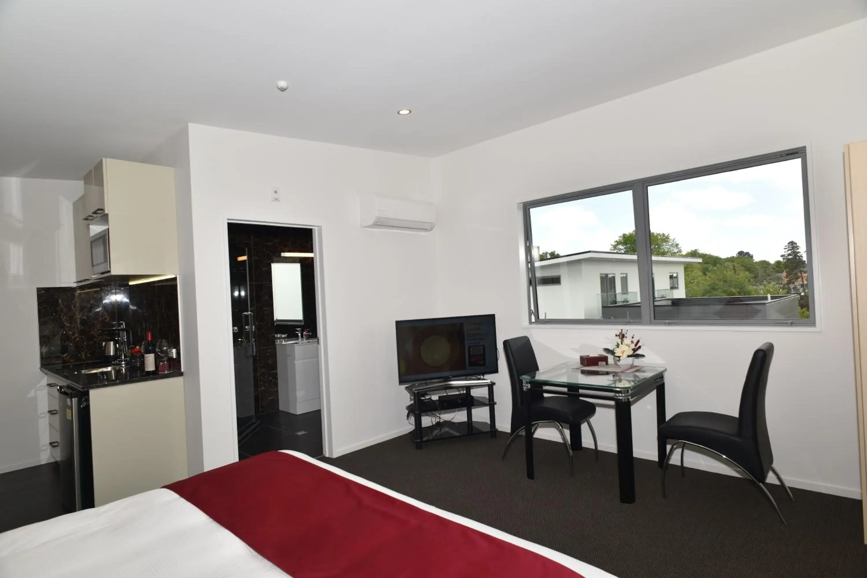 Superior Studio with Balcony in 103 Prince of Bealey Motel Superior Studio with Balcony in 103 Prince of Bealey Motel