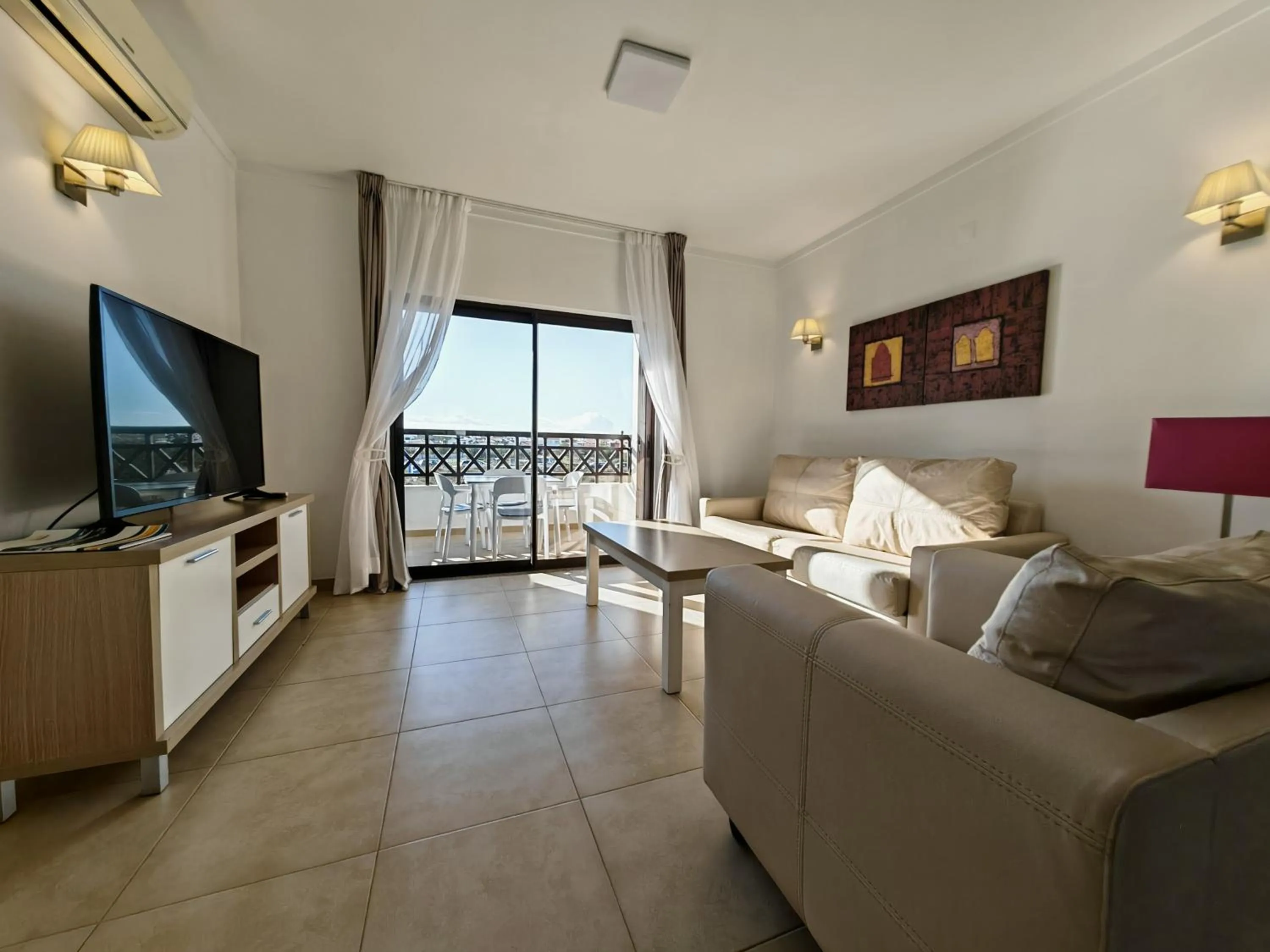 TV and multimedia in Sagres Time Apartamentos