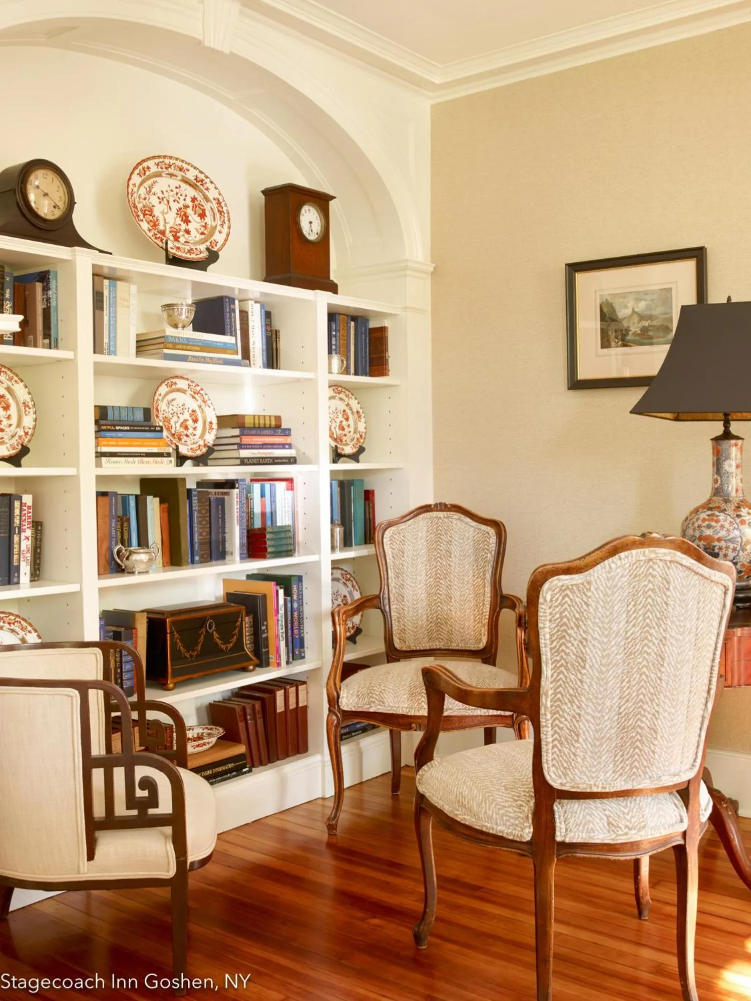 Seating area in Stagecoach Inn