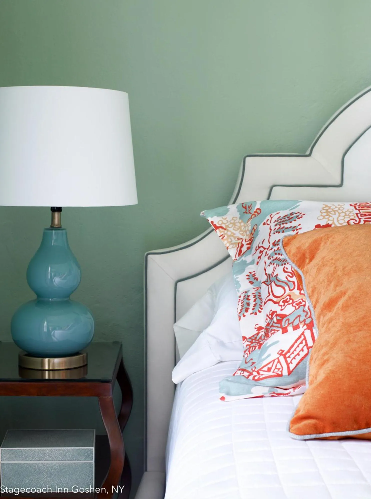 Bed in Stagecoach Inn