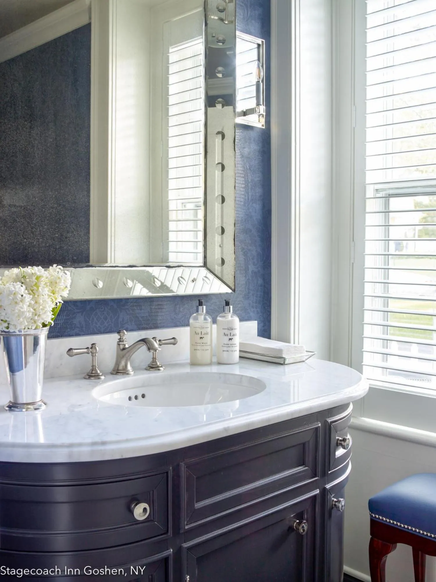 Bathroom in Stagecoach Inn