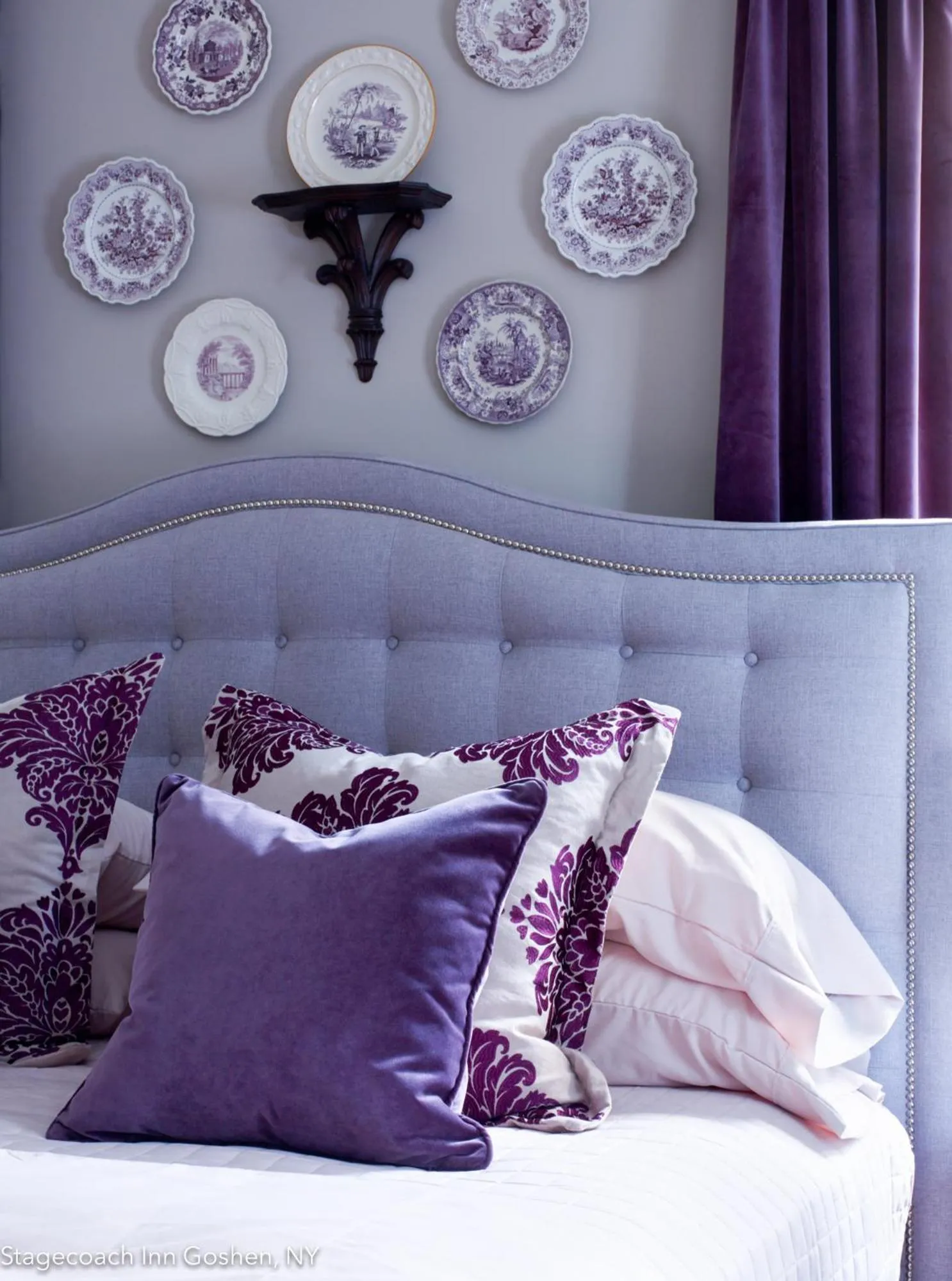 Bed in Stagecoach Inn