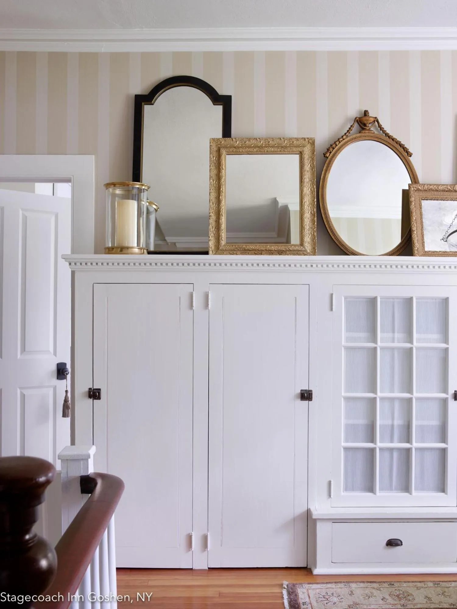 Decorative detail in Stagecoach Inn