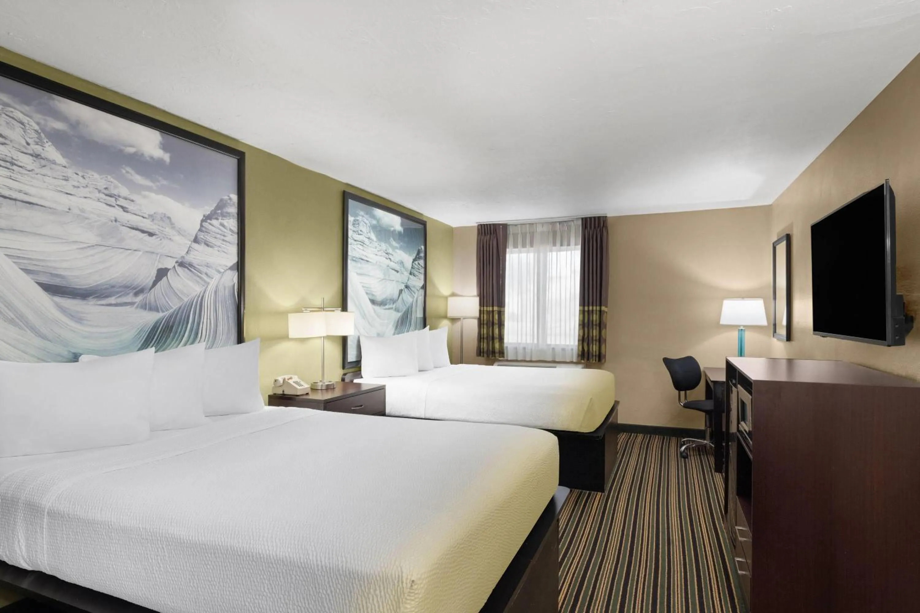 Photo of the whole room, Bed in Super 8 by Wyndham Casa Grande