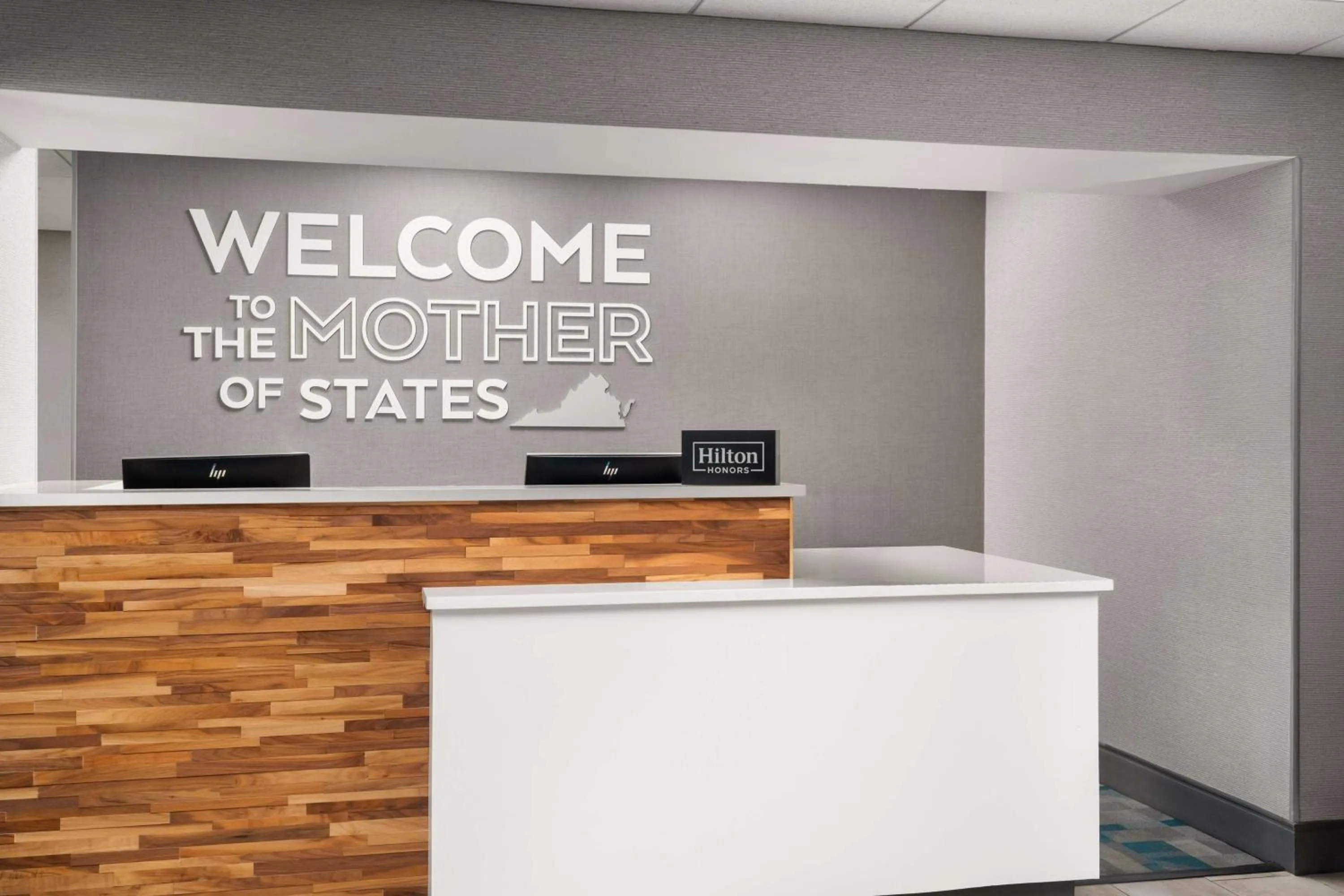 Lobby or reception in Hampton Inn Roanoke/Hollins - I-81