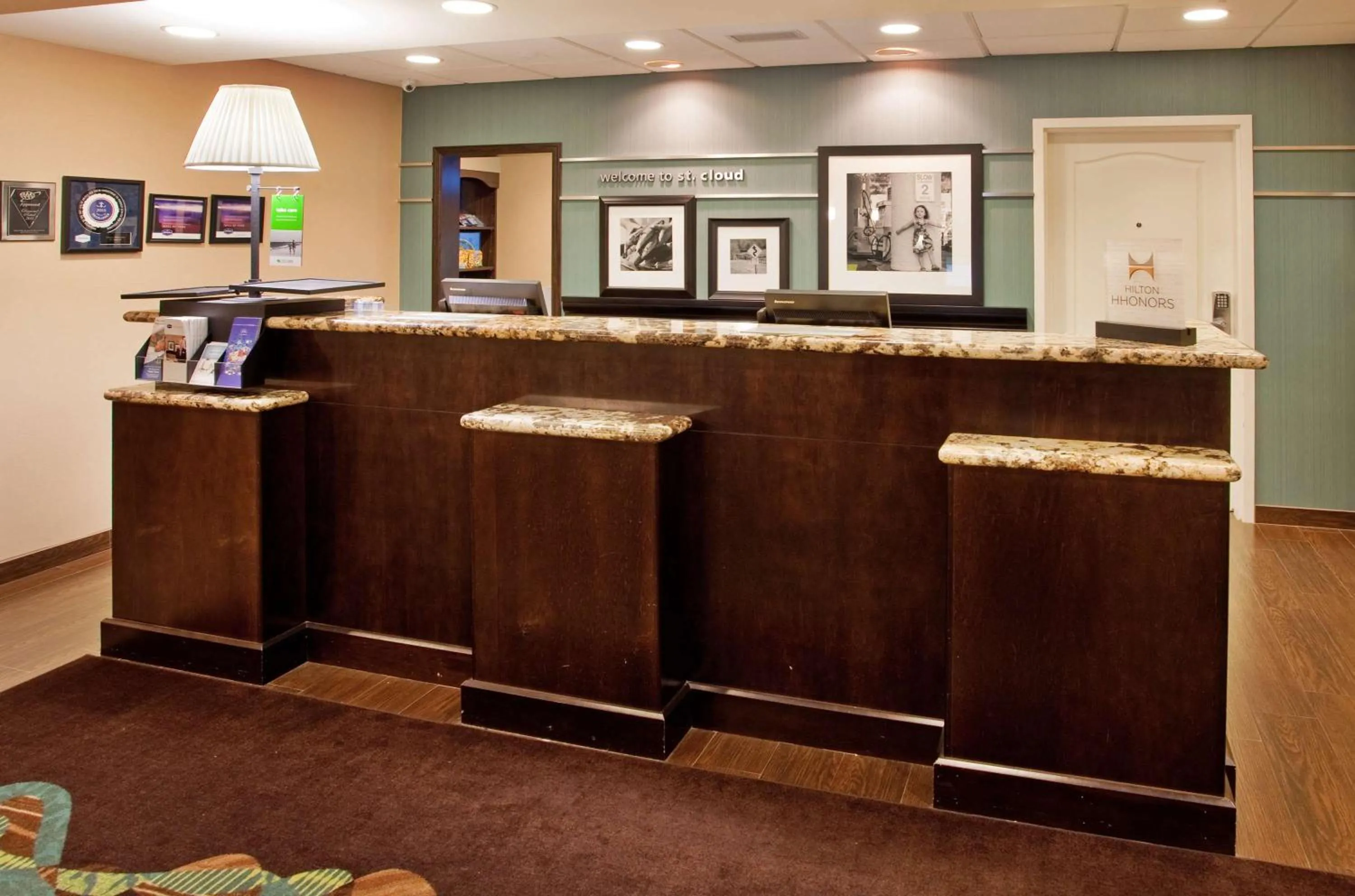 Lobby or reception in Hampton Inn and Suites St. Cloud