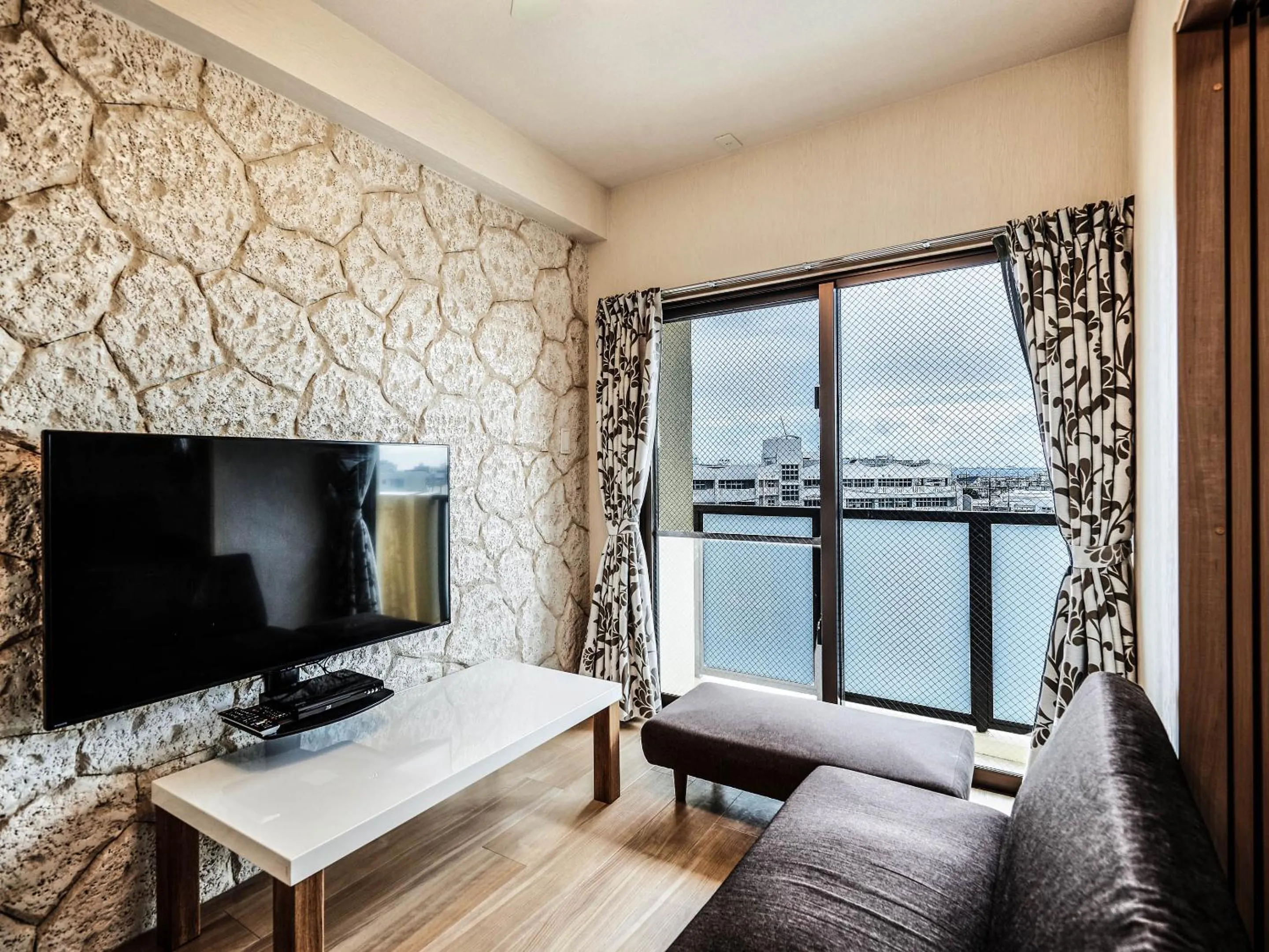 TV and multimedia in Terrace Resort Chatan West