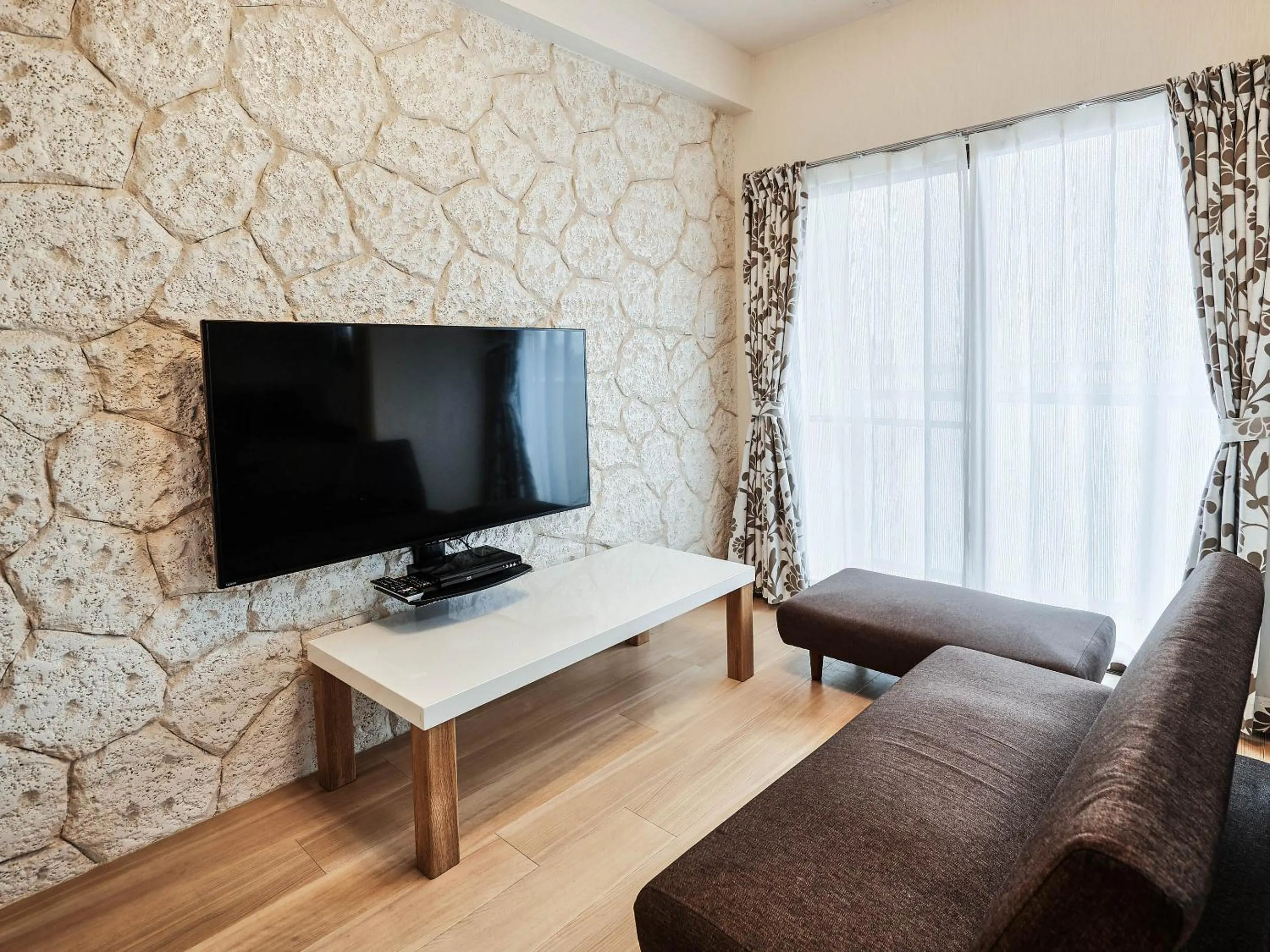 TV and multimedia in Terrace Resort Chatan West