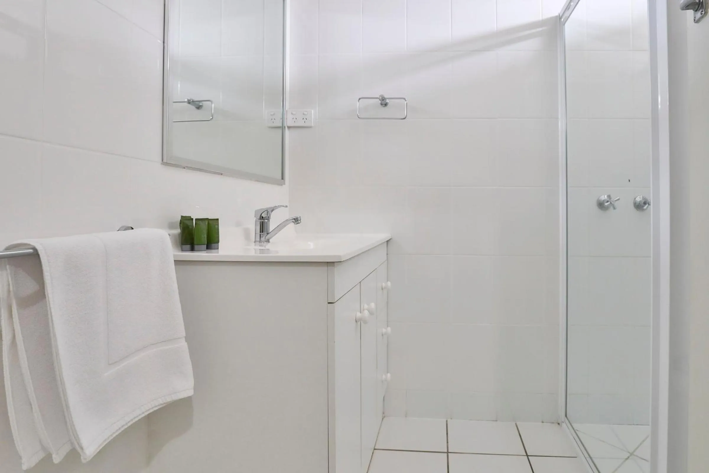 Shower in Robinvale Bridge Motel