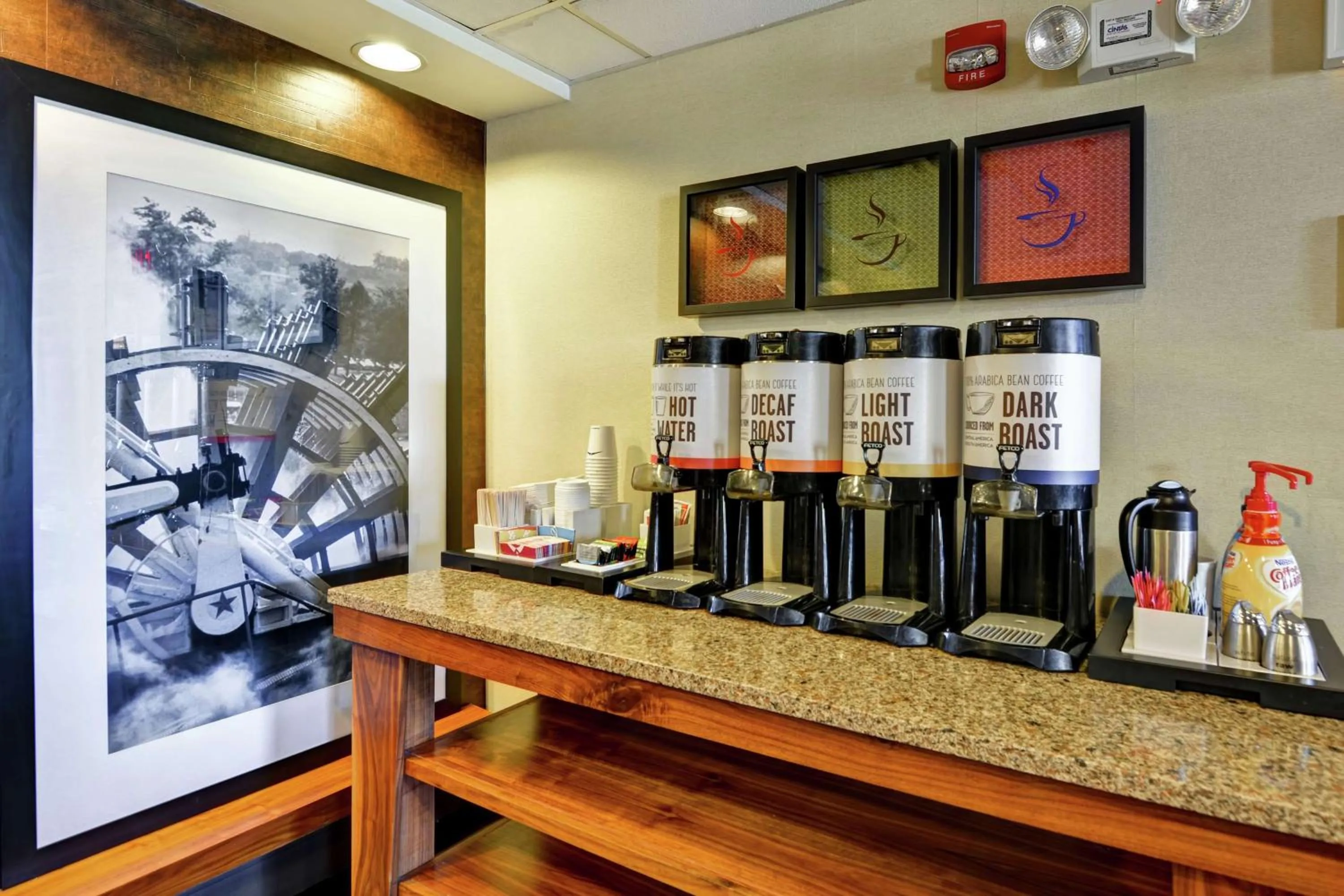 Restaurant/places to eat in Hampton Inn Cincinnati Airport South