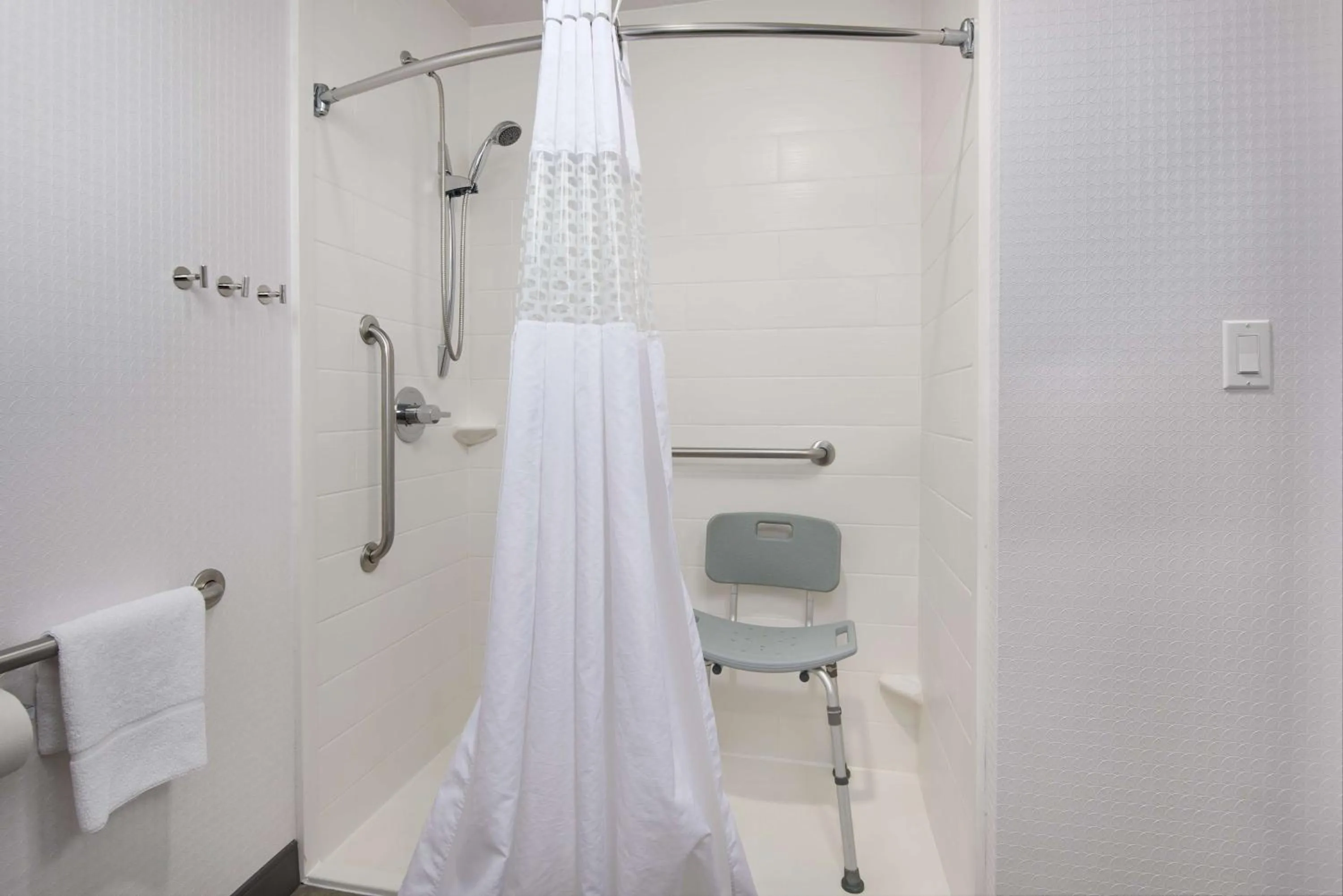 Bathroom in Hampton Inn Eagle Pass