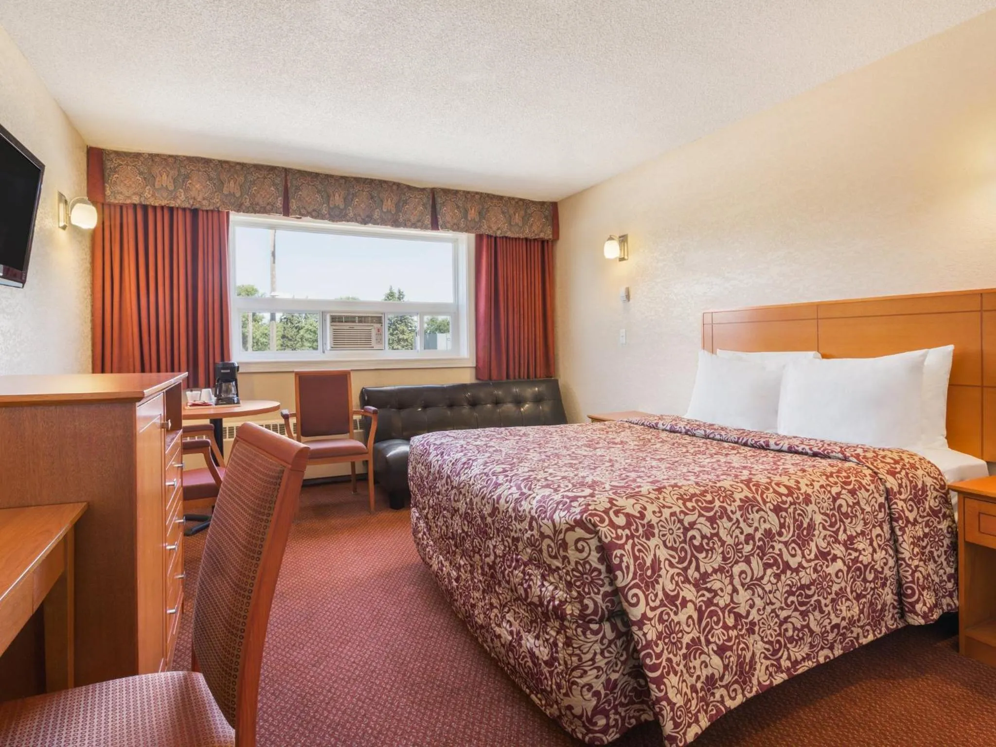 Bed in Travelodge by Wyndham Edmonton East