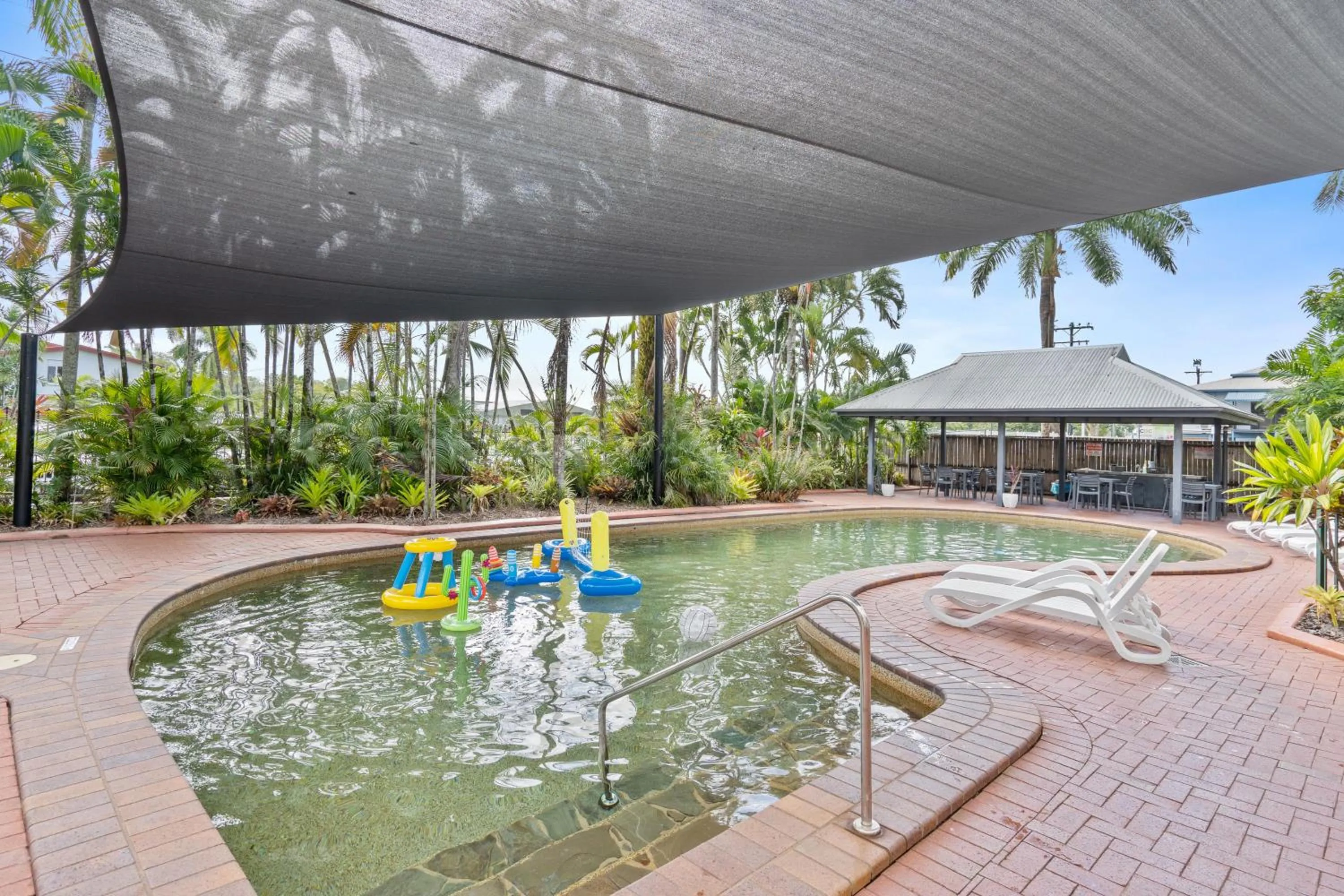 Swimming pool in Citysider Cairns Holiday Apartments
