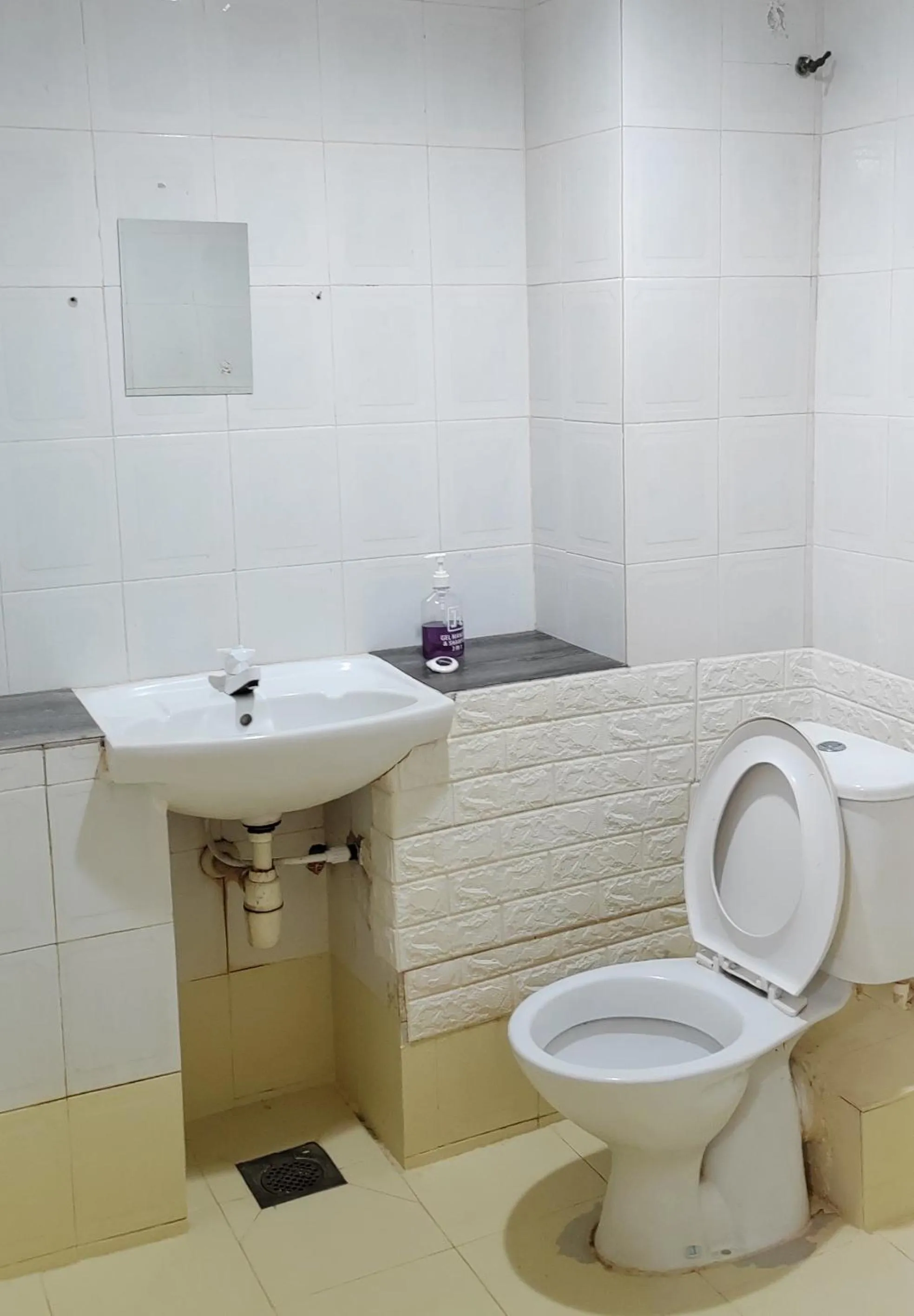 Toilet in Hotel Kenangan