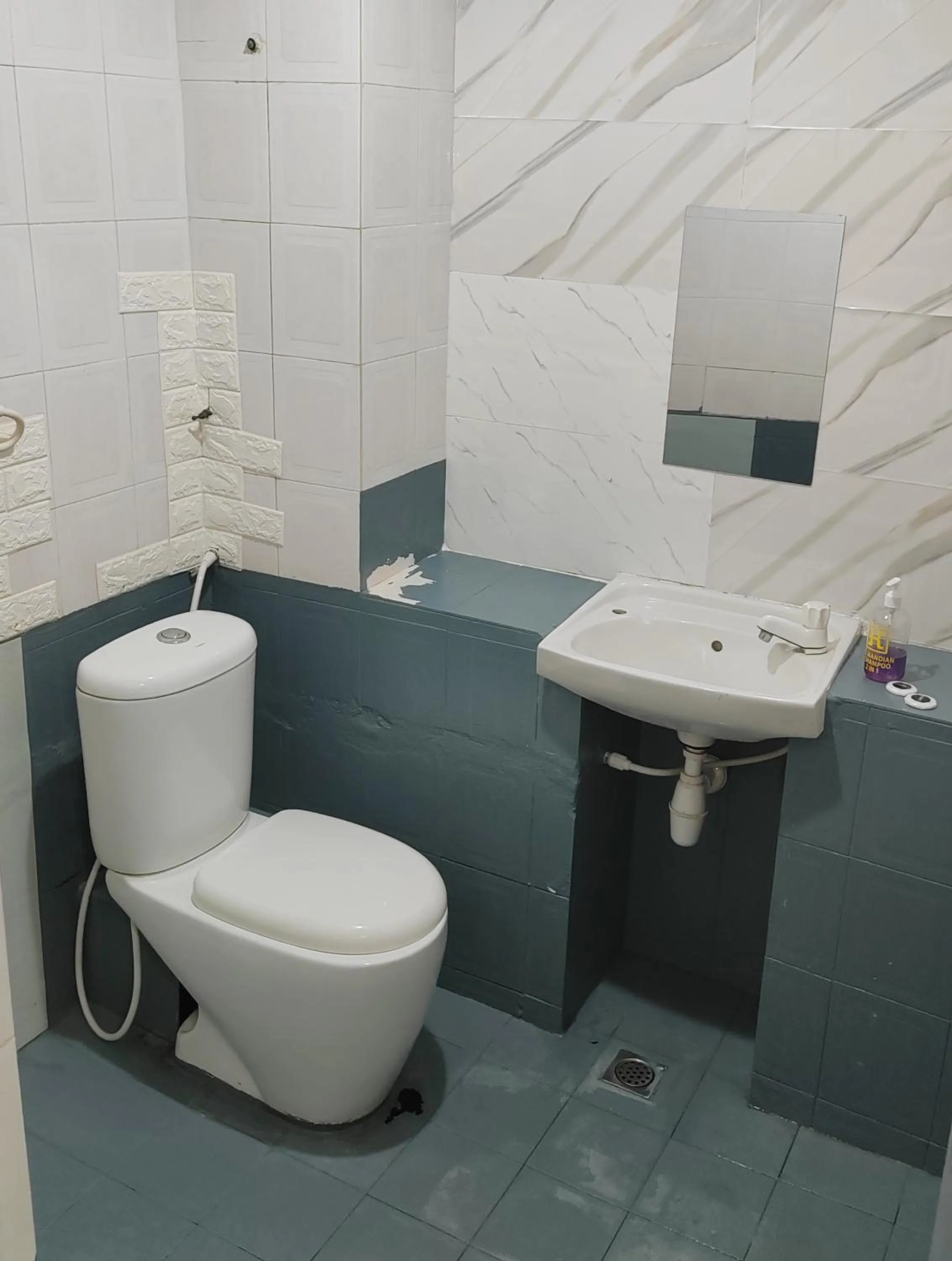 Toilet in Hotel Kenangan