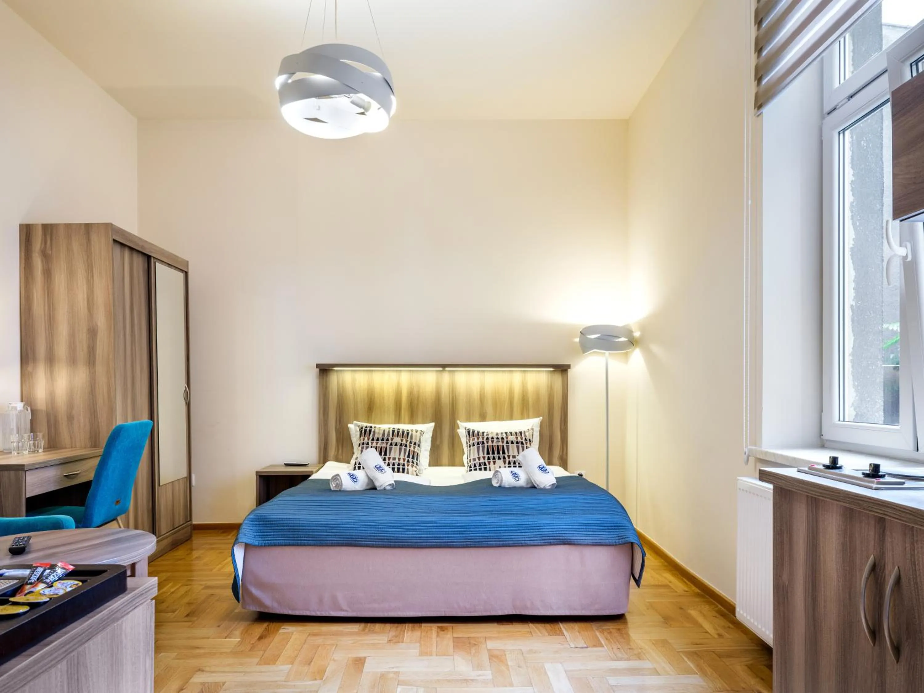 Photo of the whole room, Bed in Kosmopolita Apartments