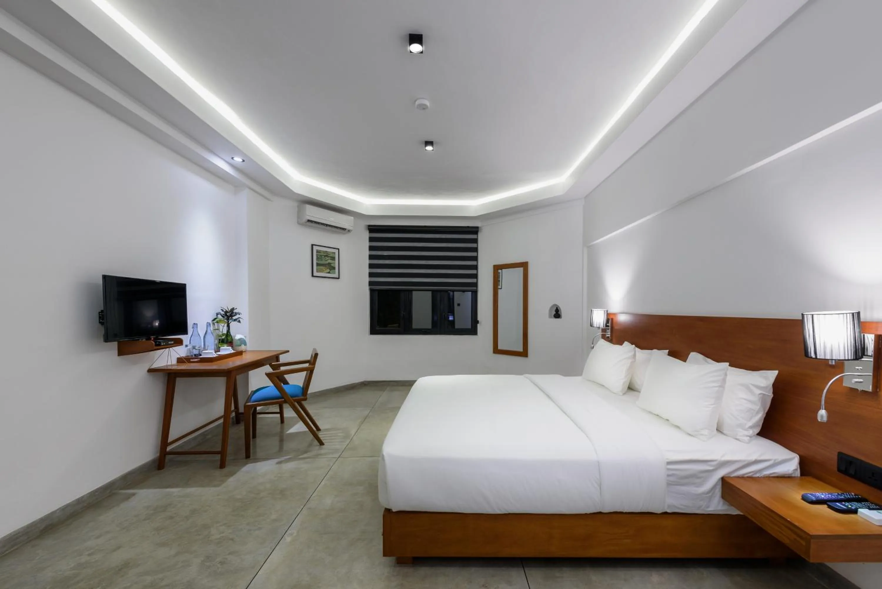 Photo of the whole room, Bed in Fern Colombo