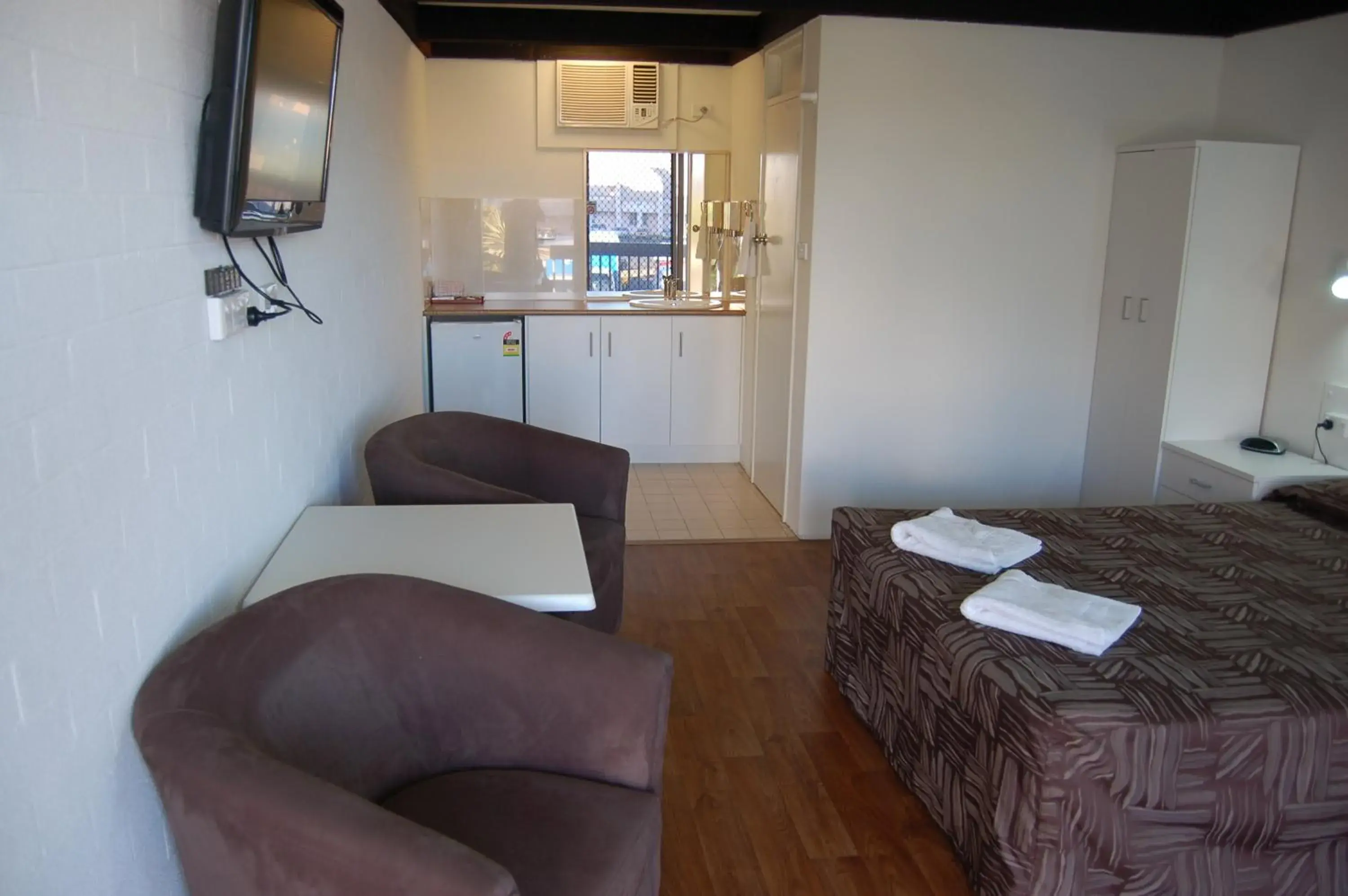 Deluxe Double Room in Slipway Hotel Motel Deluxe Double Room in Slipway Hotel Motel