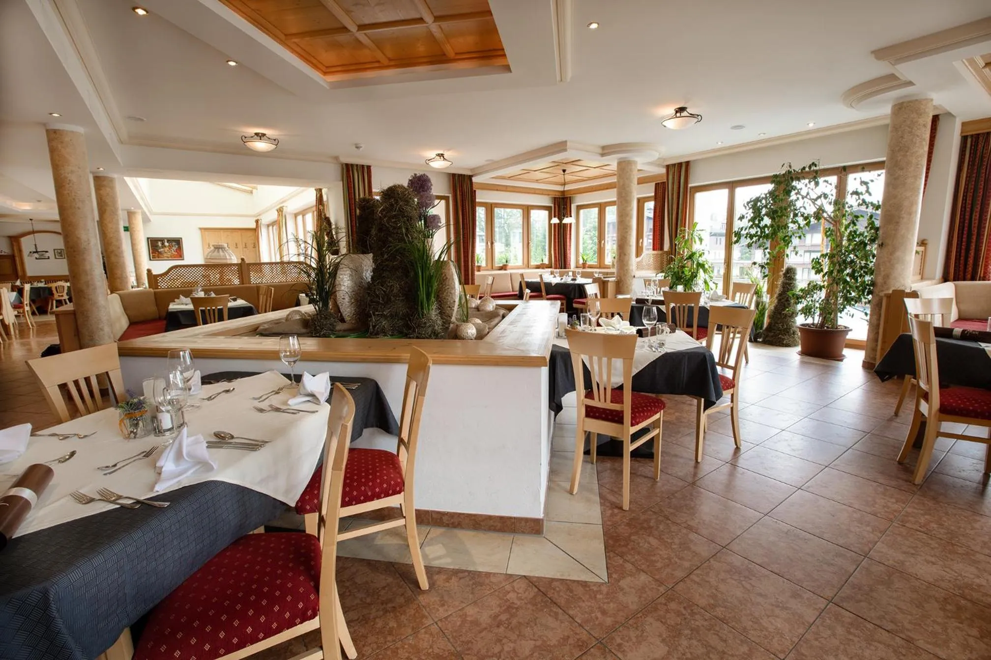 Restaurant/places to eat in Hotel Königsleiten Vital Alpin