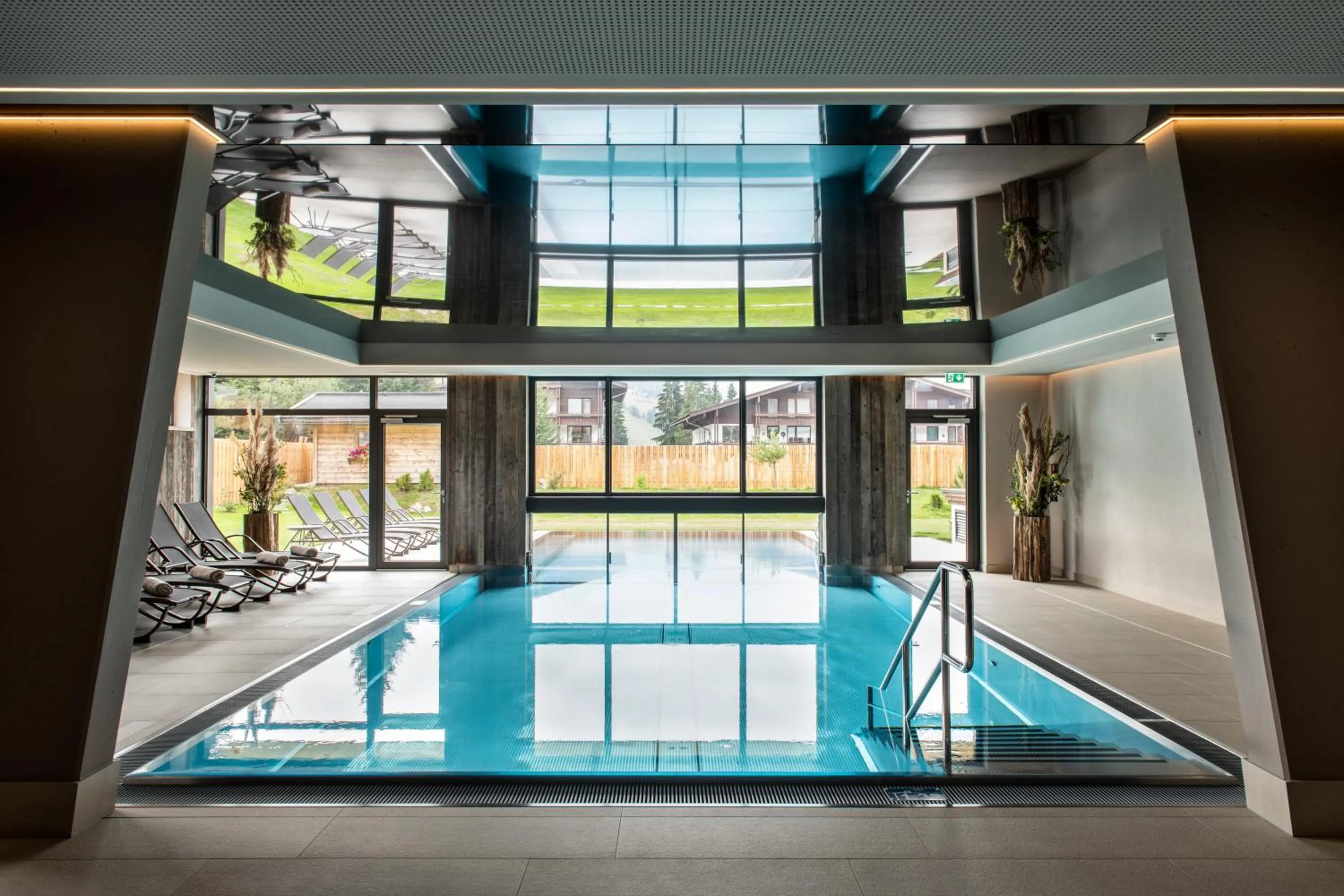 Swimming pool in Hotel Königsleiten Vital Alpin