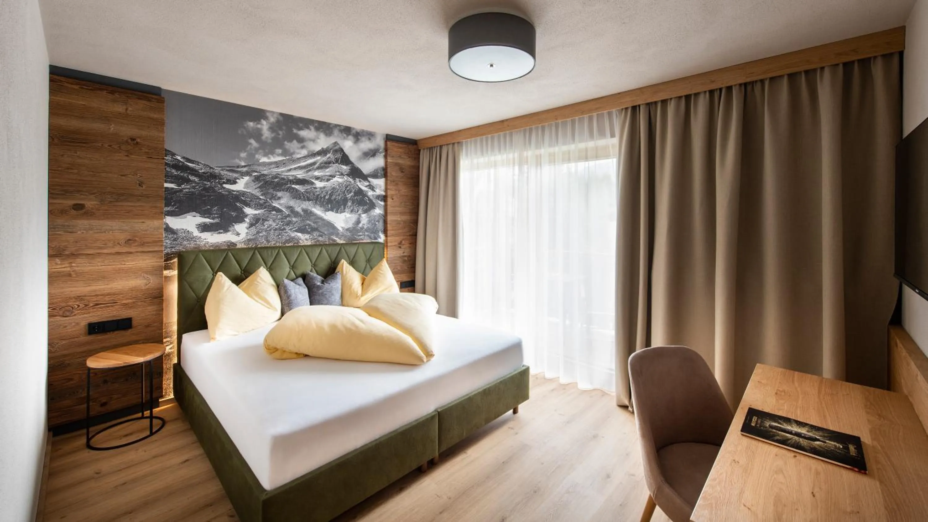 Bed in Hotel Königsleiten Vital Alpin