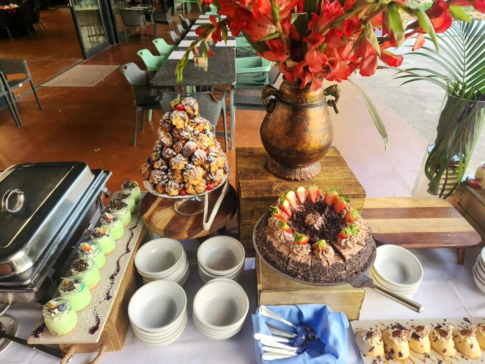 Safari Hotel & Convention Centre