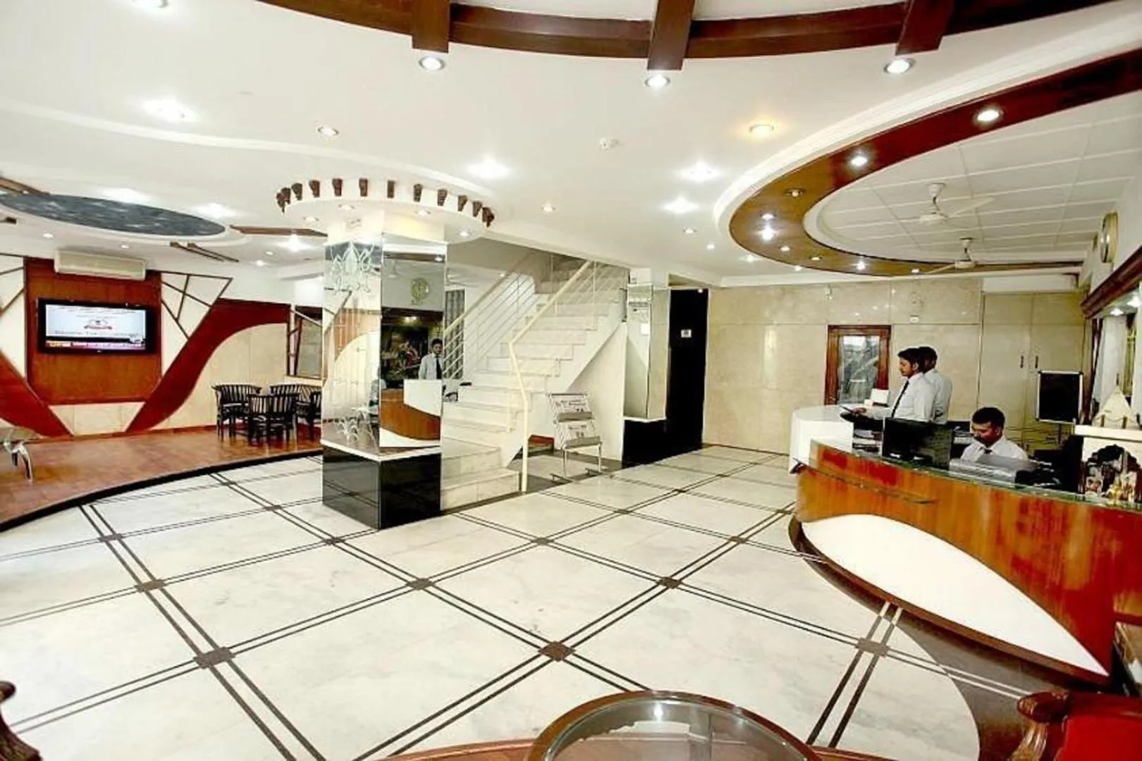 People in Hotel Chanchal Continental - 02 Mins from New Delhi Railway Station