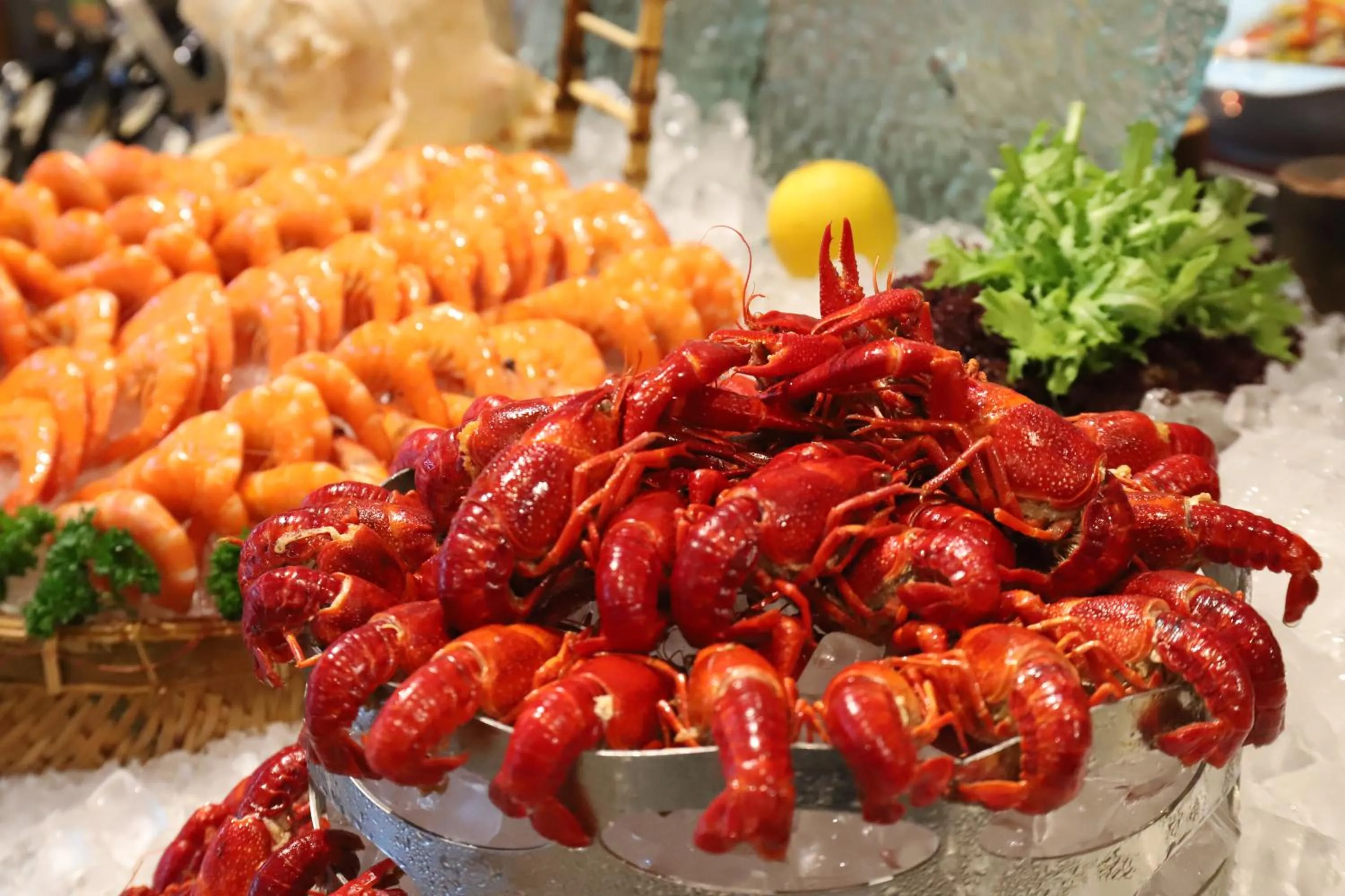 Restaurant/places to eat in Crowne Plaza Zhengzhou by IHG