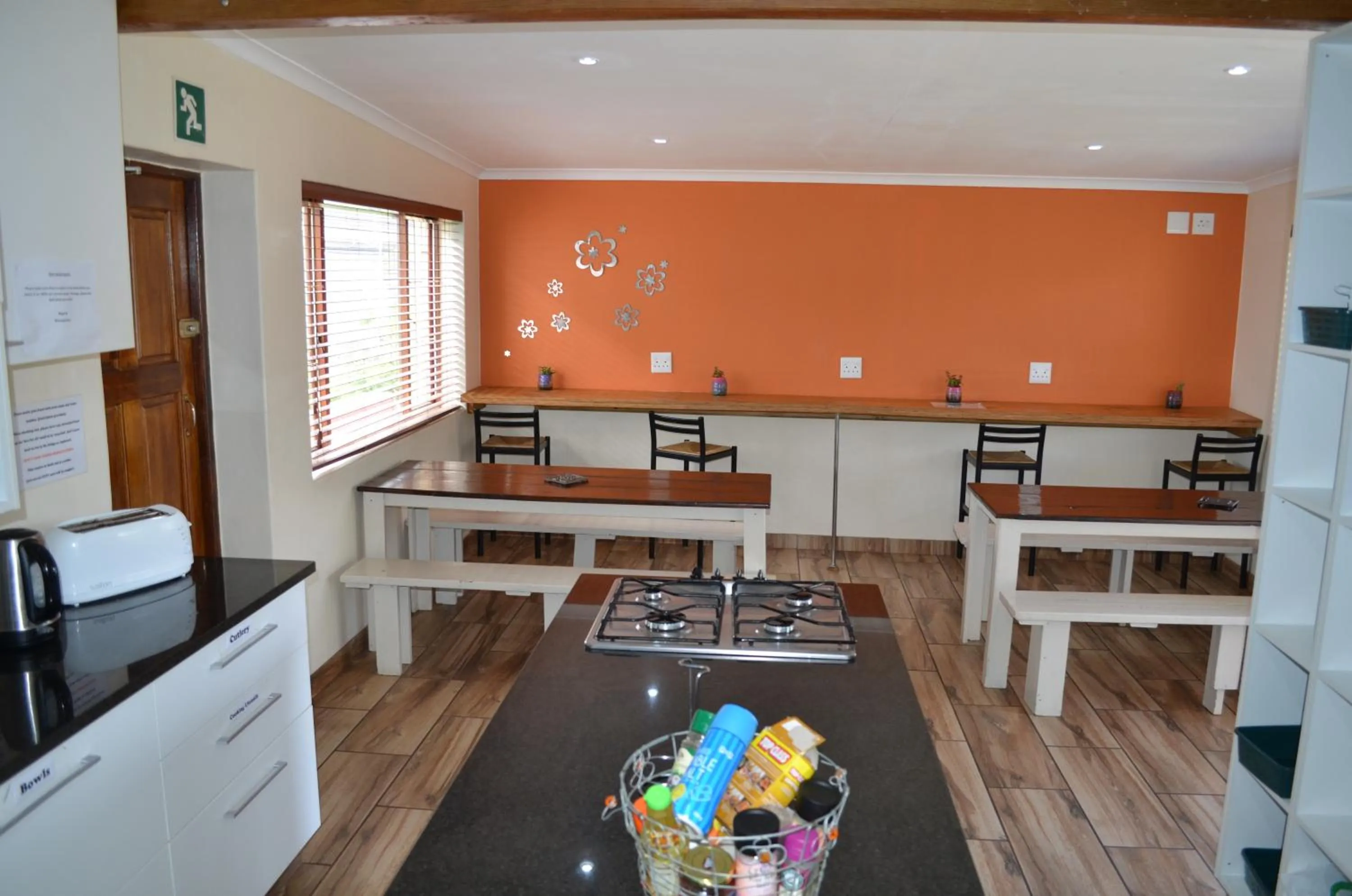 Food and drinks in A Sunflower Stop Backpackers