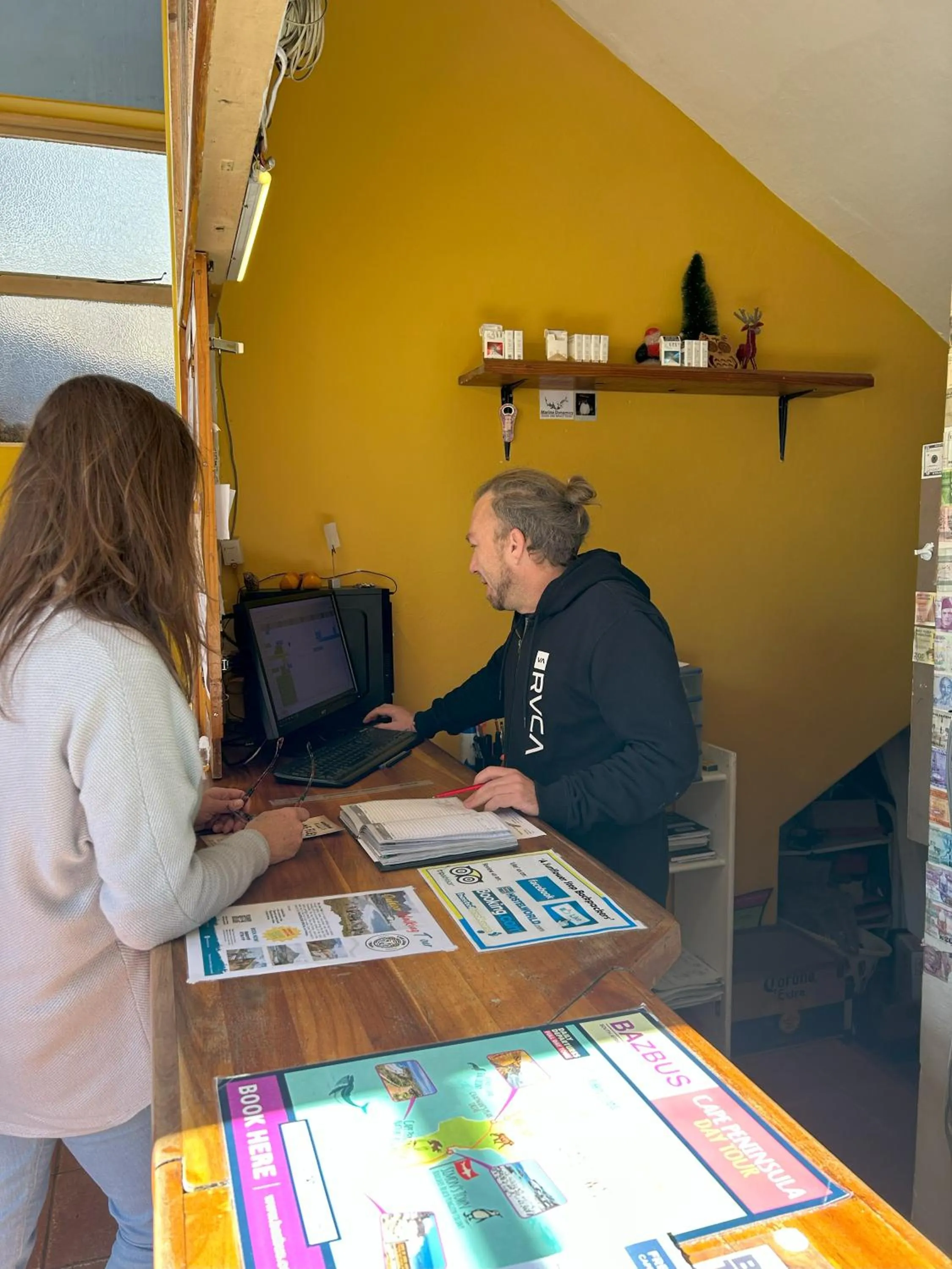 Lobby or reception in A Sunflower Stop Backpackers