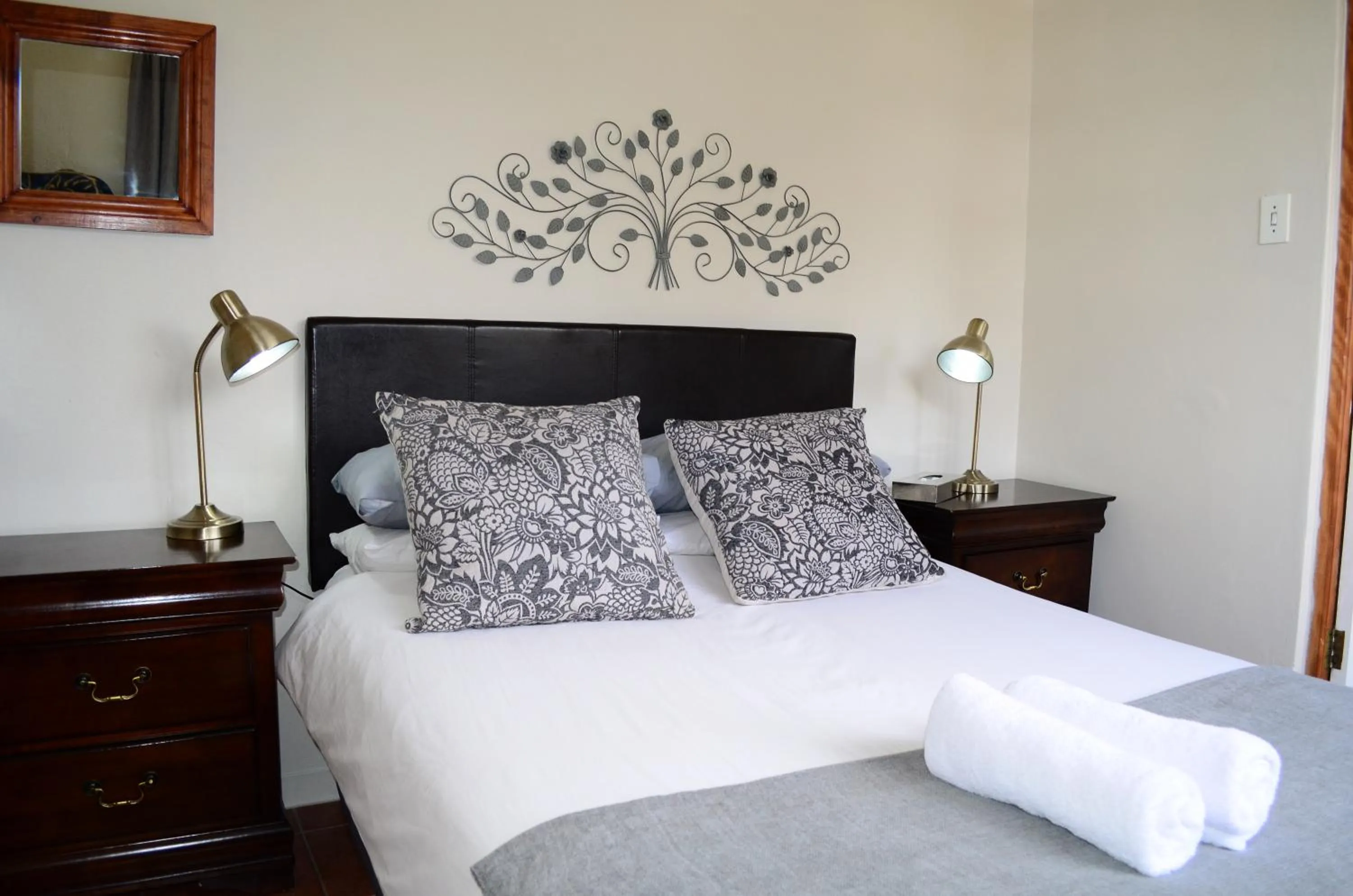 Photo of the whole room, Bed in A Sunflower Stop Backpackers